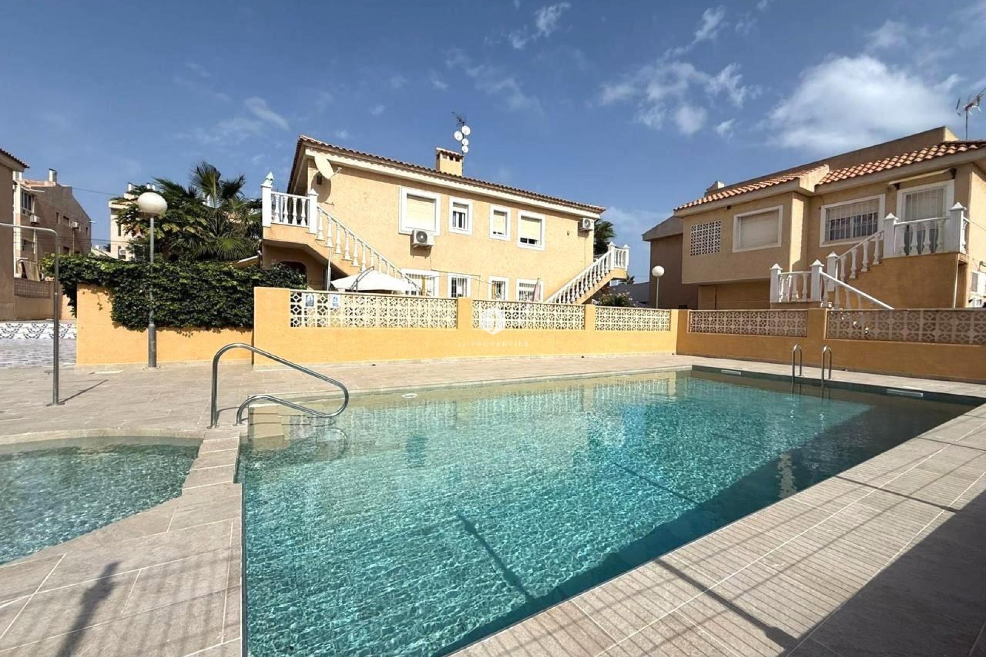 Aus zweiter Hand - Bungalow -
Torrevieja - Los Frutales