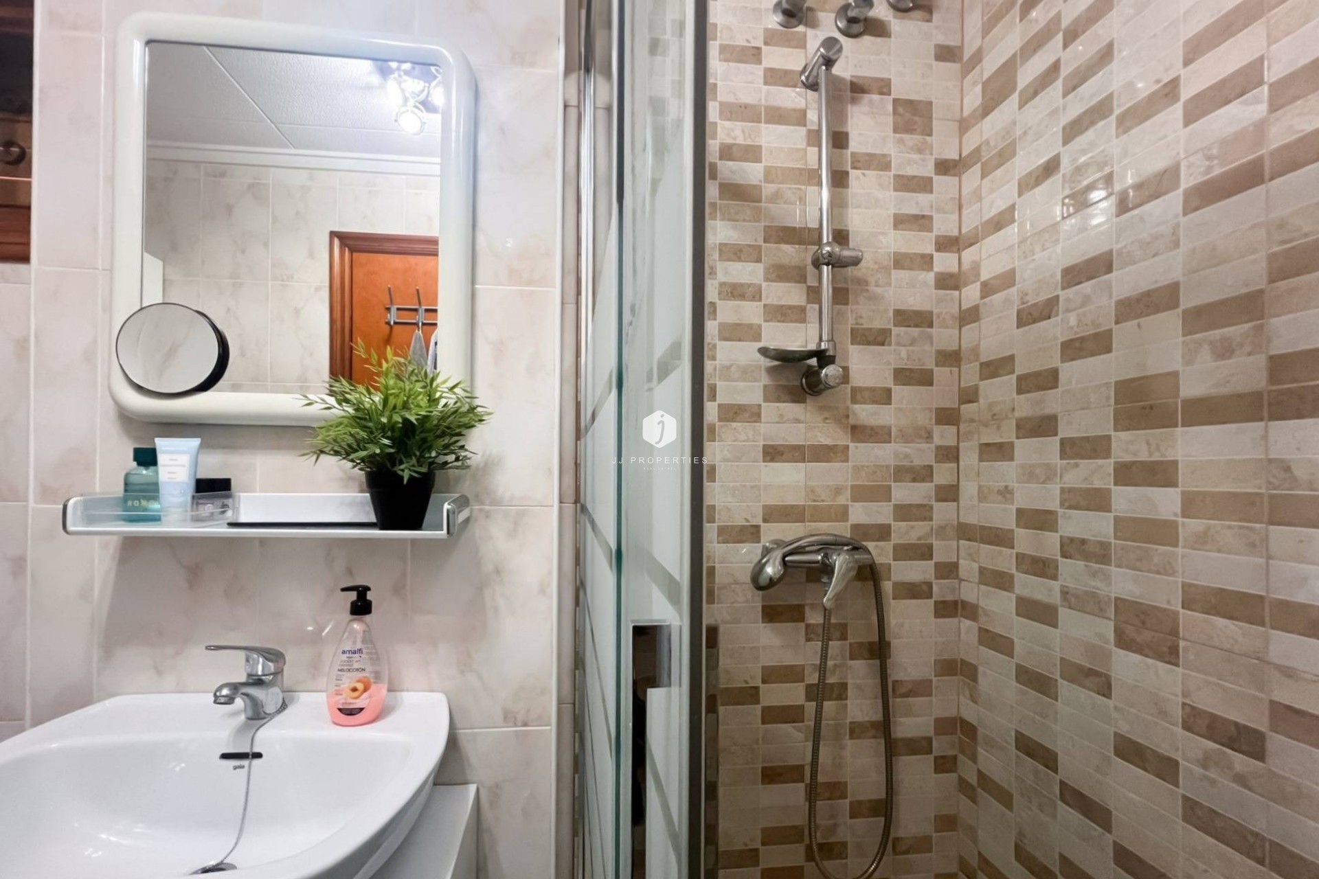 Aus zweiter Hand - Bungalow -
Torrevieja - Los Frutales