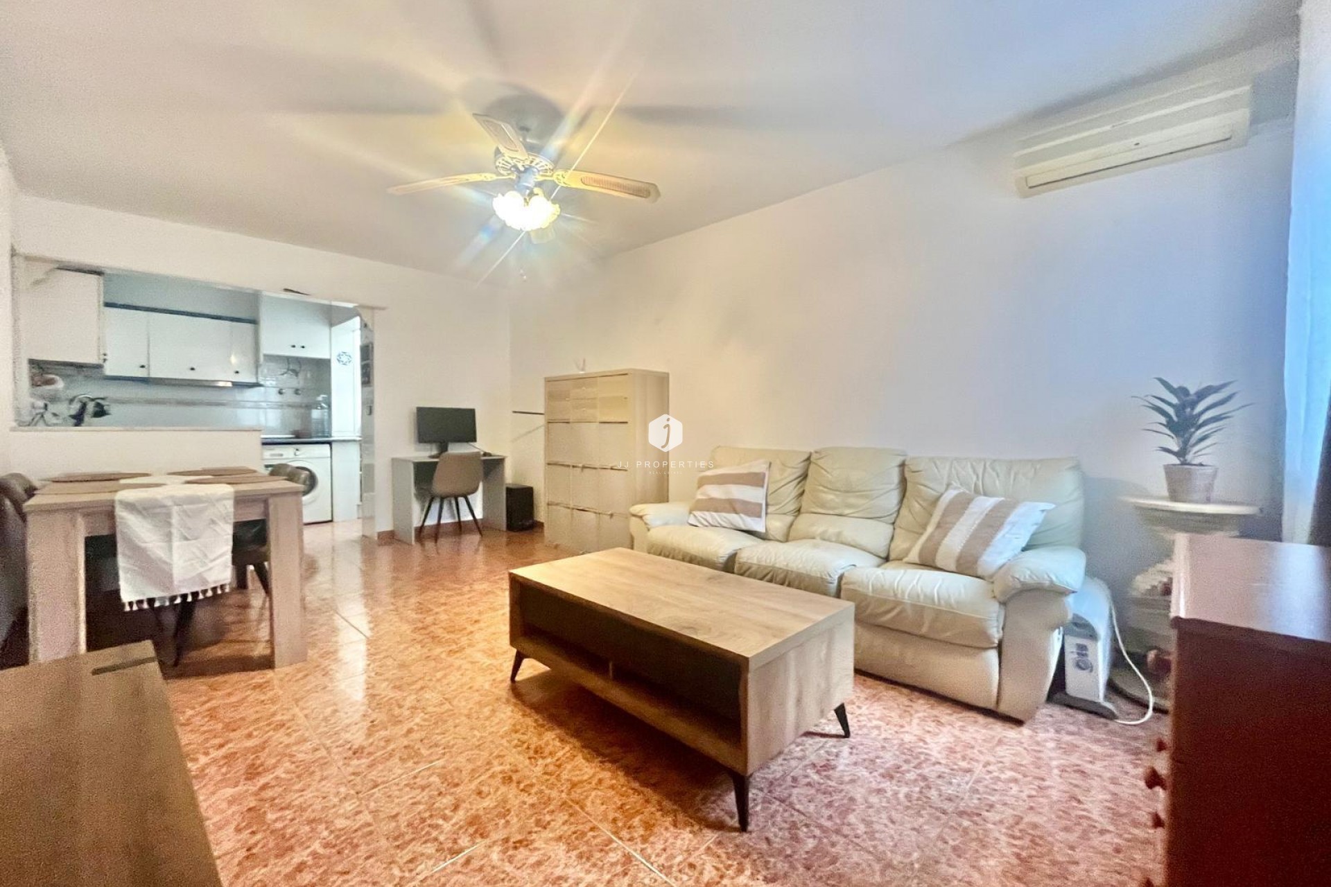 Aus zweiter Hand - Bungalow -
Torrevieja - Paraje Natural