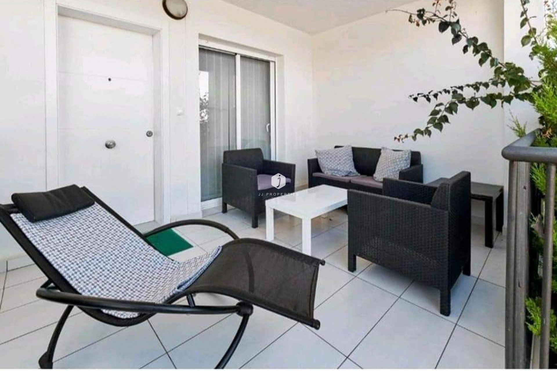 Aus zweiter Hand - Bungalow -
Torrevieja - Parque Acuático - Sector 25