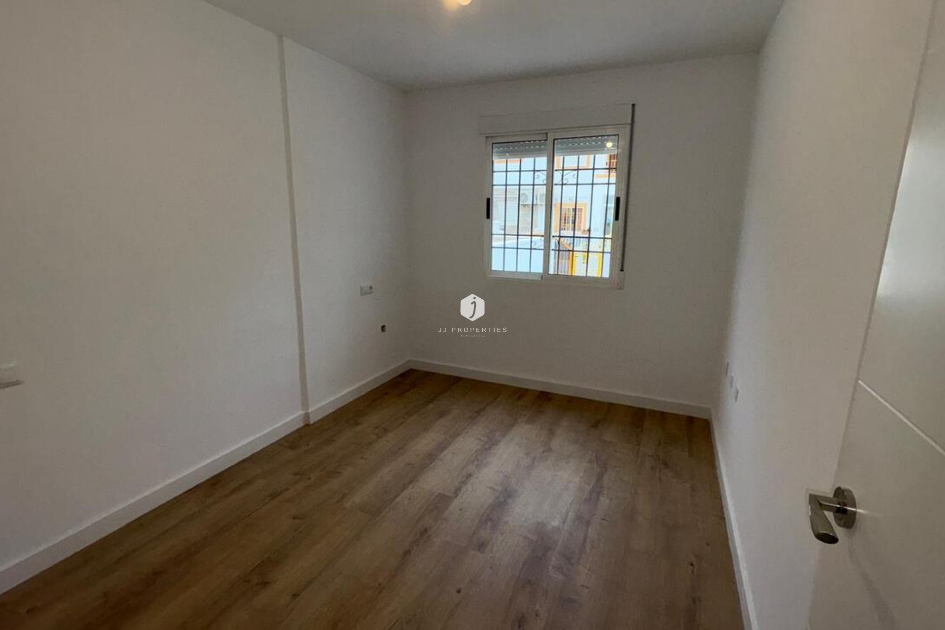 Aus zweiter Hand - Bungalow -
Torrevieja - PARQUE DE LAS NACIONES