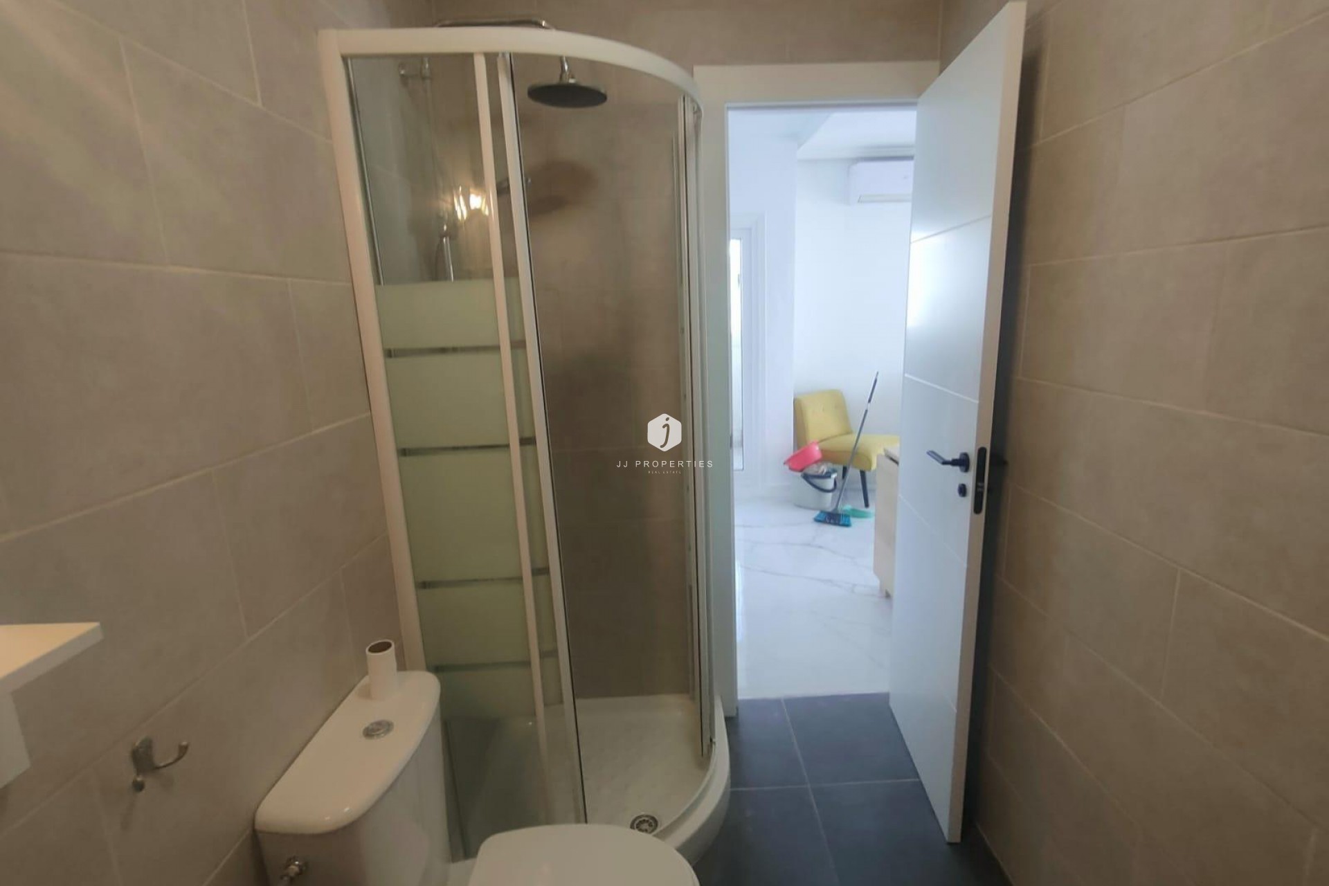 Aus zweiter Hand - Bungalow -
Torrevieja - Rosaleda-los Frutales