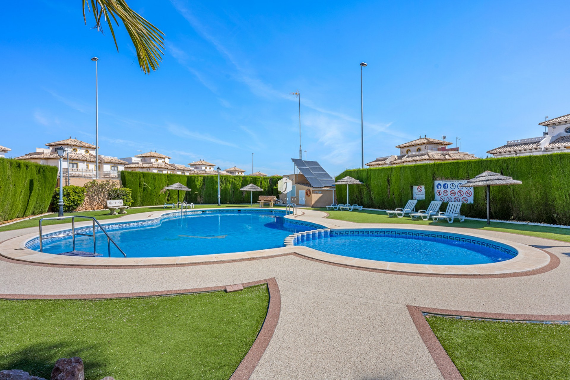 Aus zweiter Hand - Chalet -
Cabo Roig - Costa Blanca