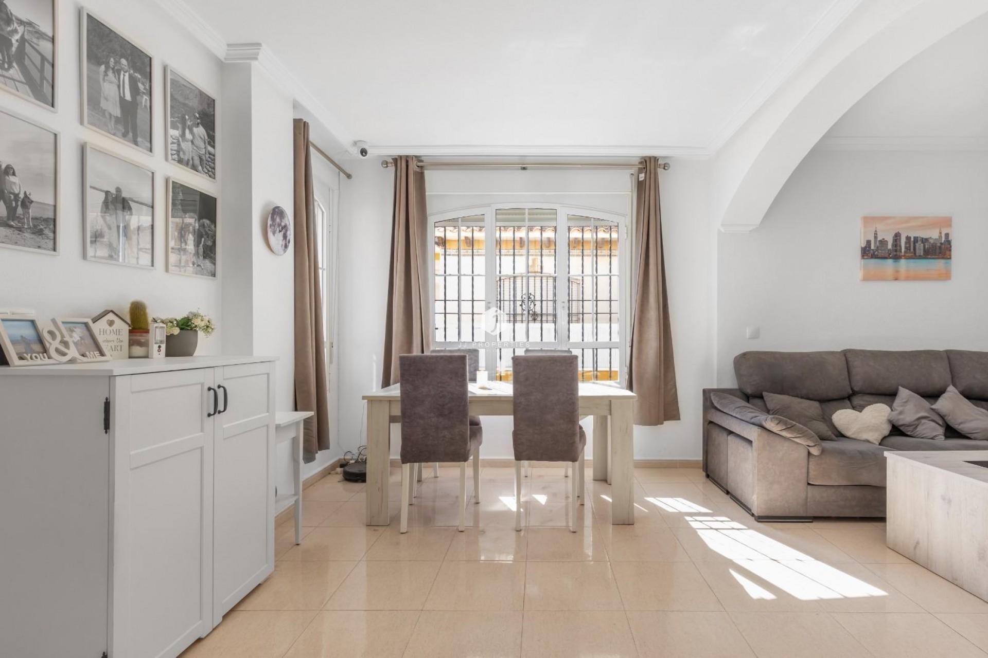 Aus zweiter Hand - Chalet -
Cabo Roig - Lomas de Cabo Roig