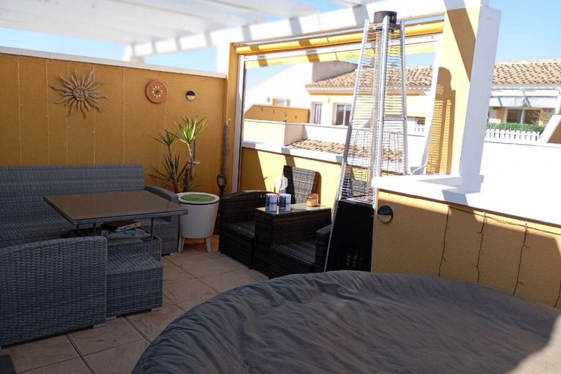 Aus zweiter Hand - Chalet -
Catral - Costa Blanca