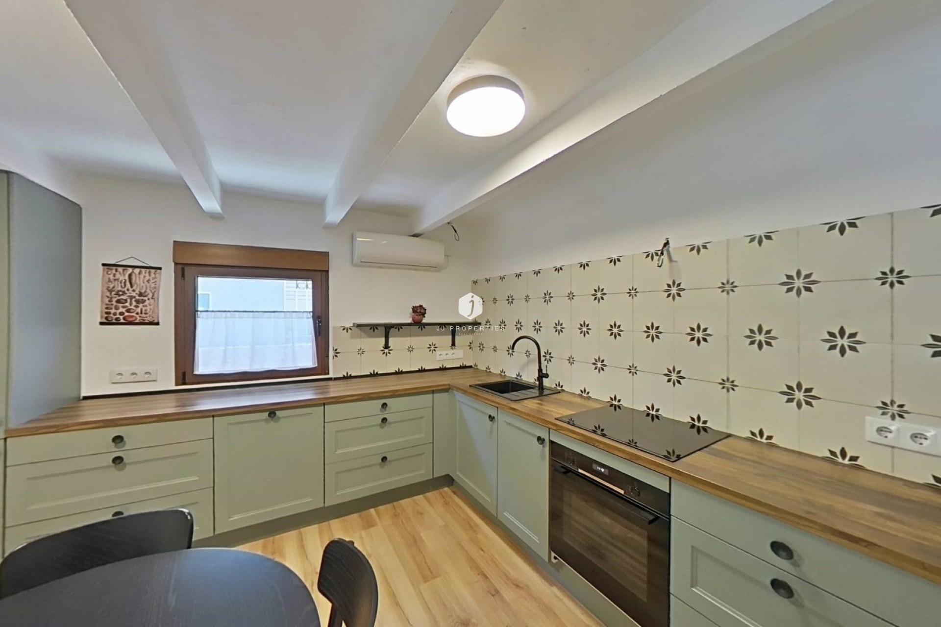 Aus zweiter Hand - Chalet -
Formentera del Segura - Centro