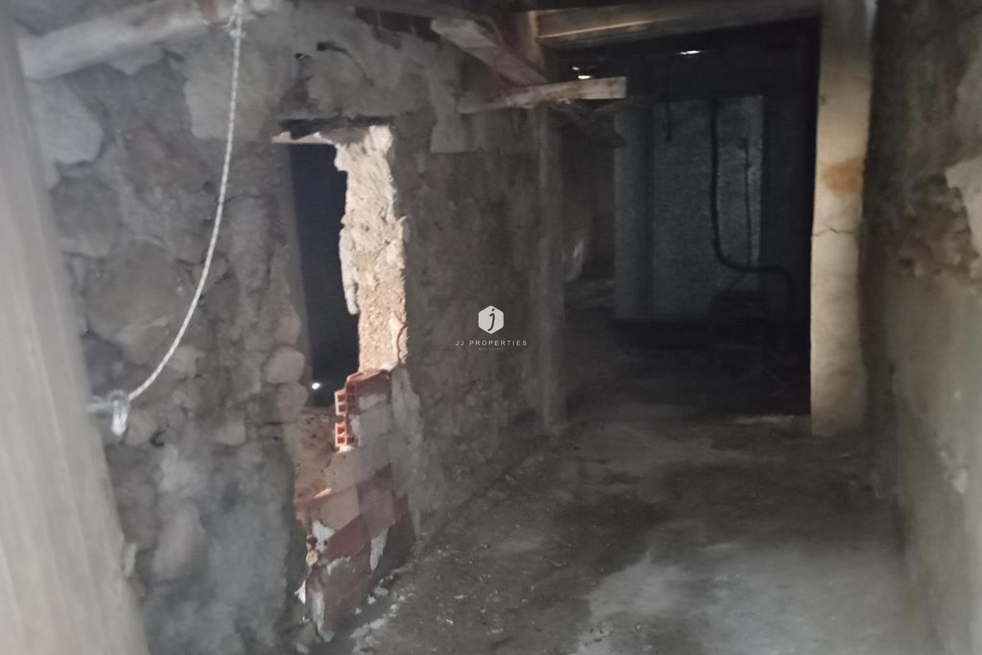 Aus zweiter Hand - Chalet -
HurchIllo - PUEBLO CENTRO