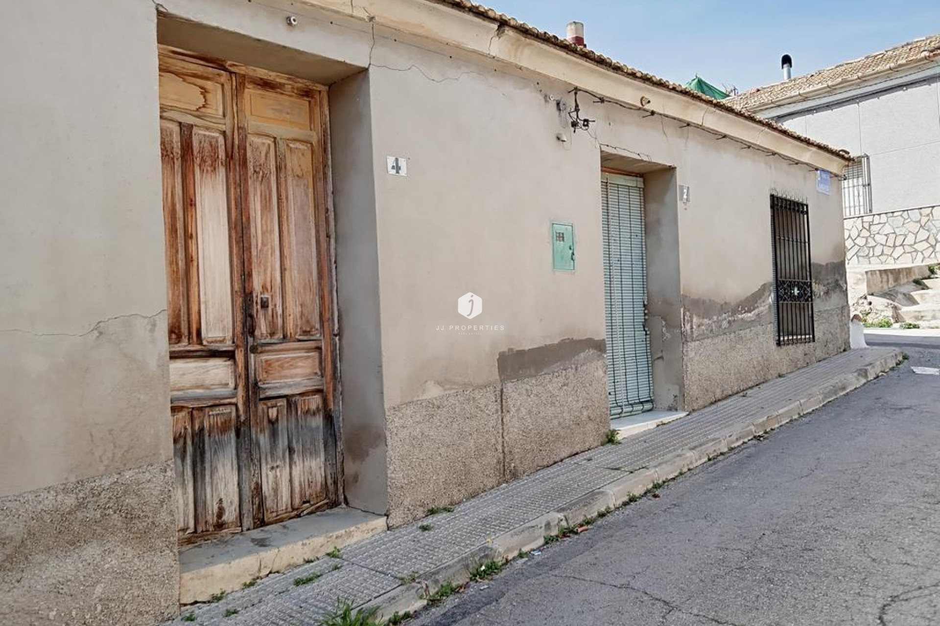 Aus zweiter Hand - Chalet -
HurchIllo - PUEBLO CENTRO