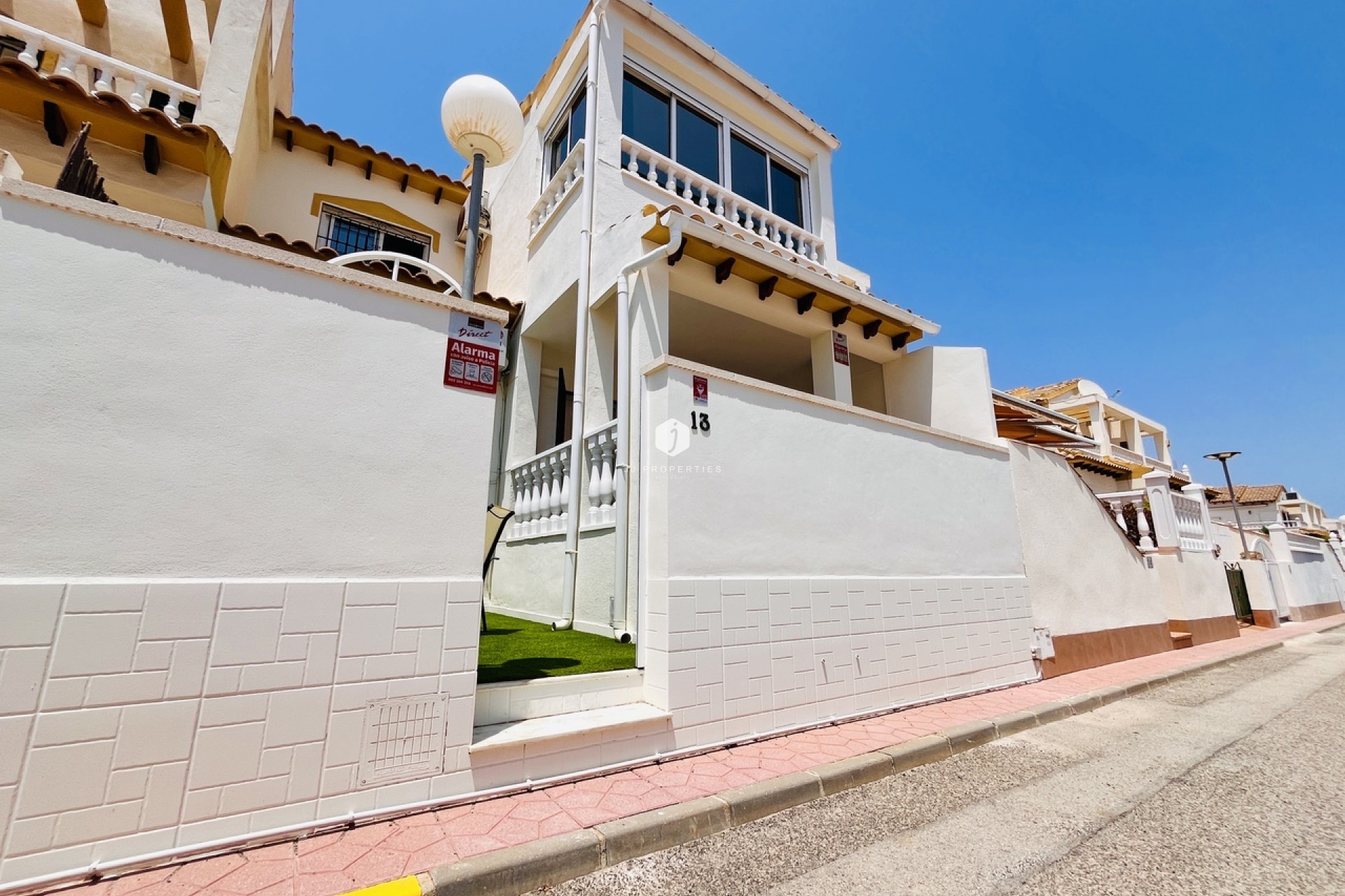 Aus zweiter Hand - Chalet -
Los Altos - Costa Blanca