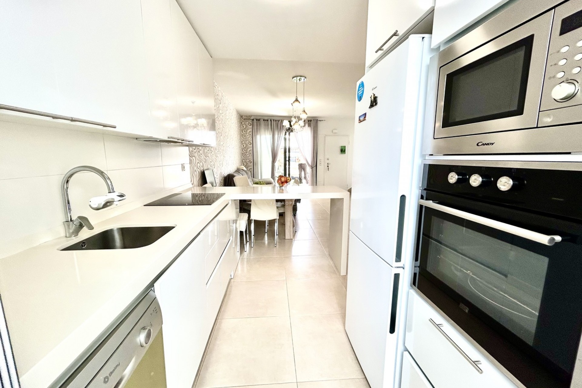 Aus zweiter Hand - Chalet -
Los Dolses - Inland