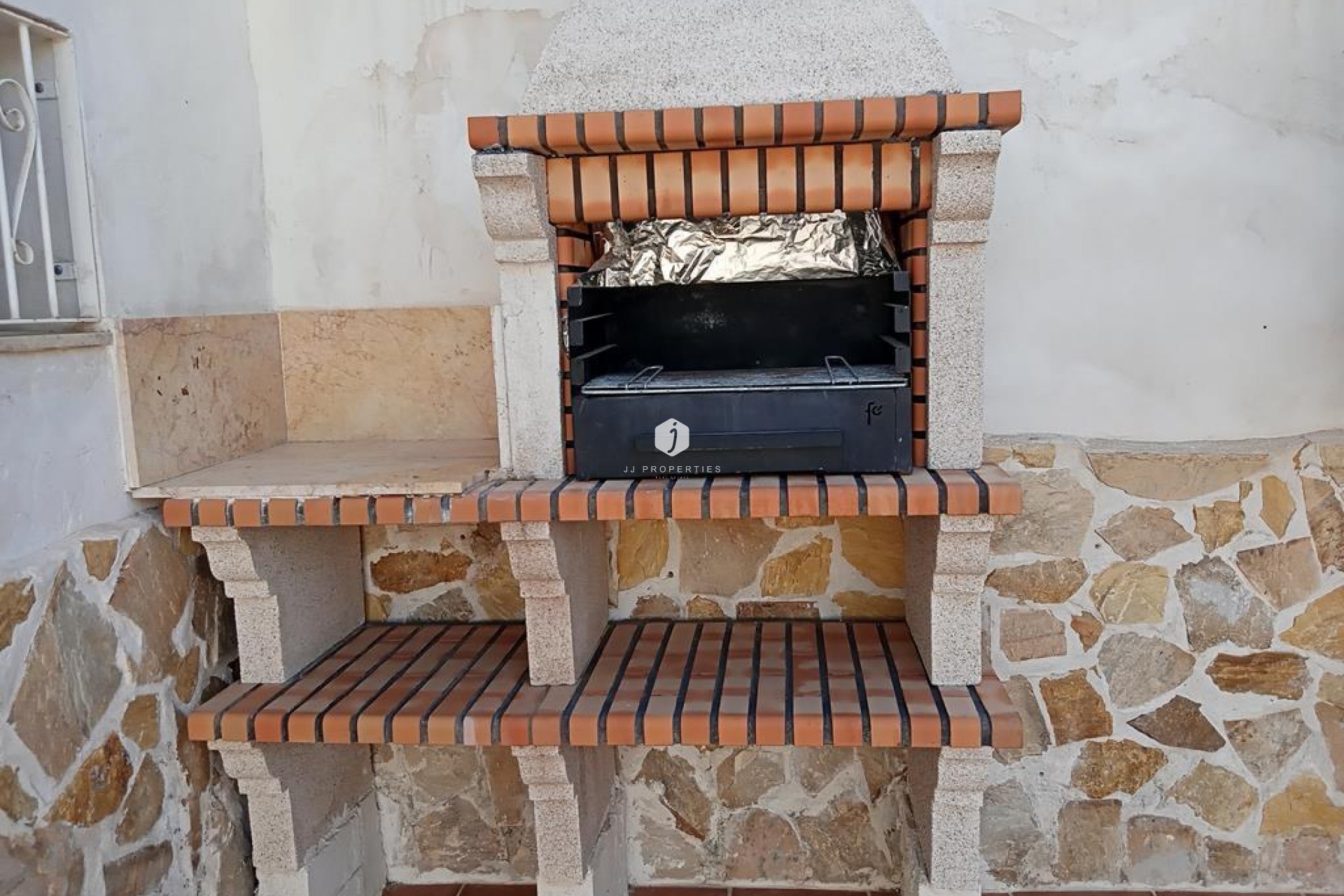 Aus zweiter Hand - Chalet -
Los Montesinos - PUEBLO CENTRO