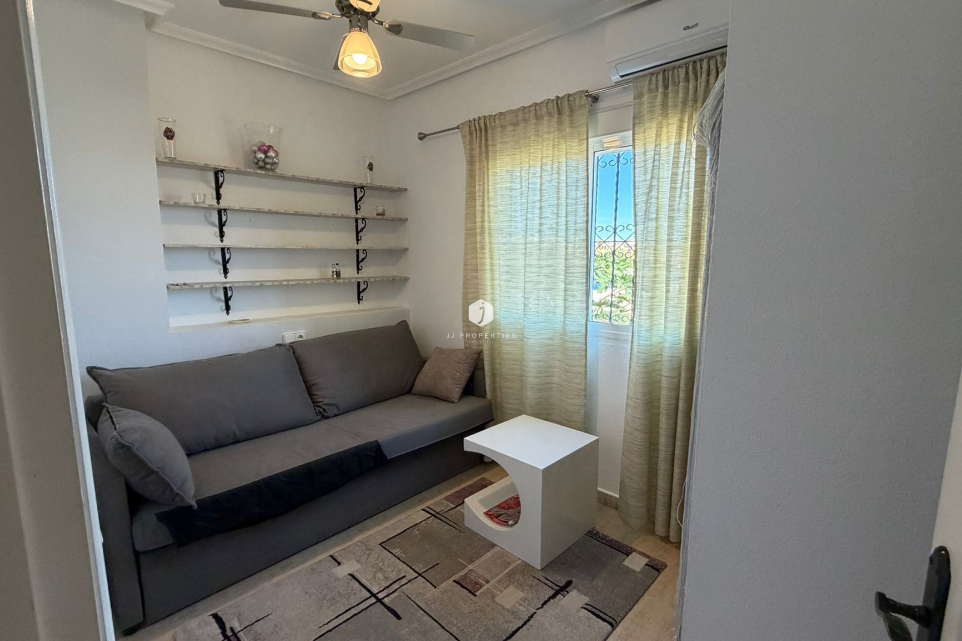 Aus zweiter Hand - Chalet -
Orihuela Costa - Costa Blanca