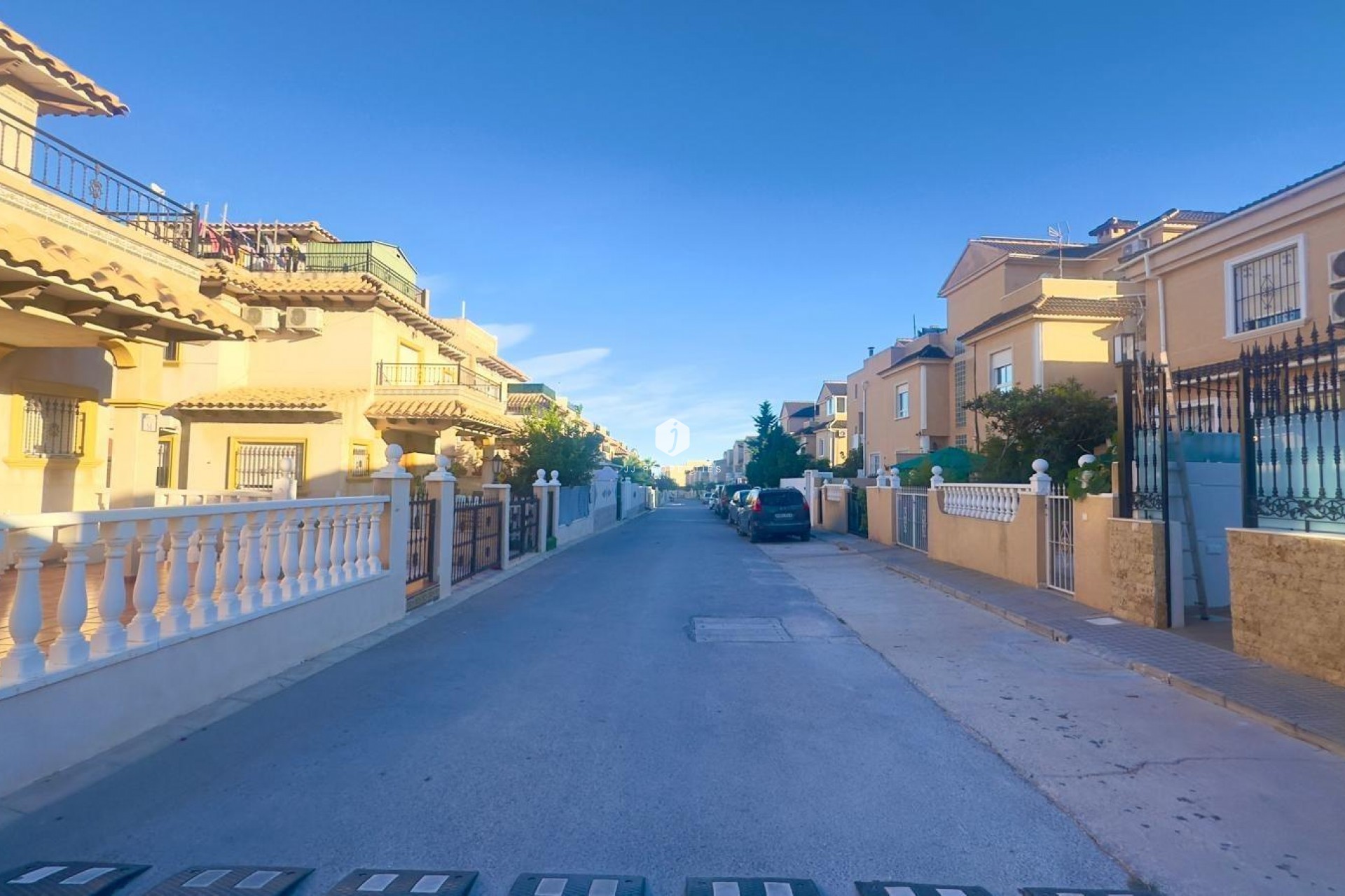 Aus zweiter Hand - Chalet -
Orihuela Costa - La Zenia