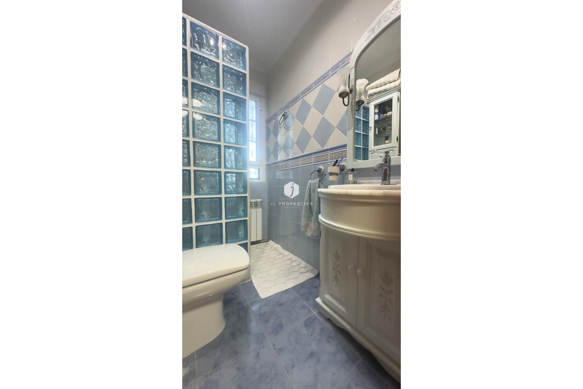 Aus zweiter Hand - Chalet -
Orihuela Costa - La Zenia