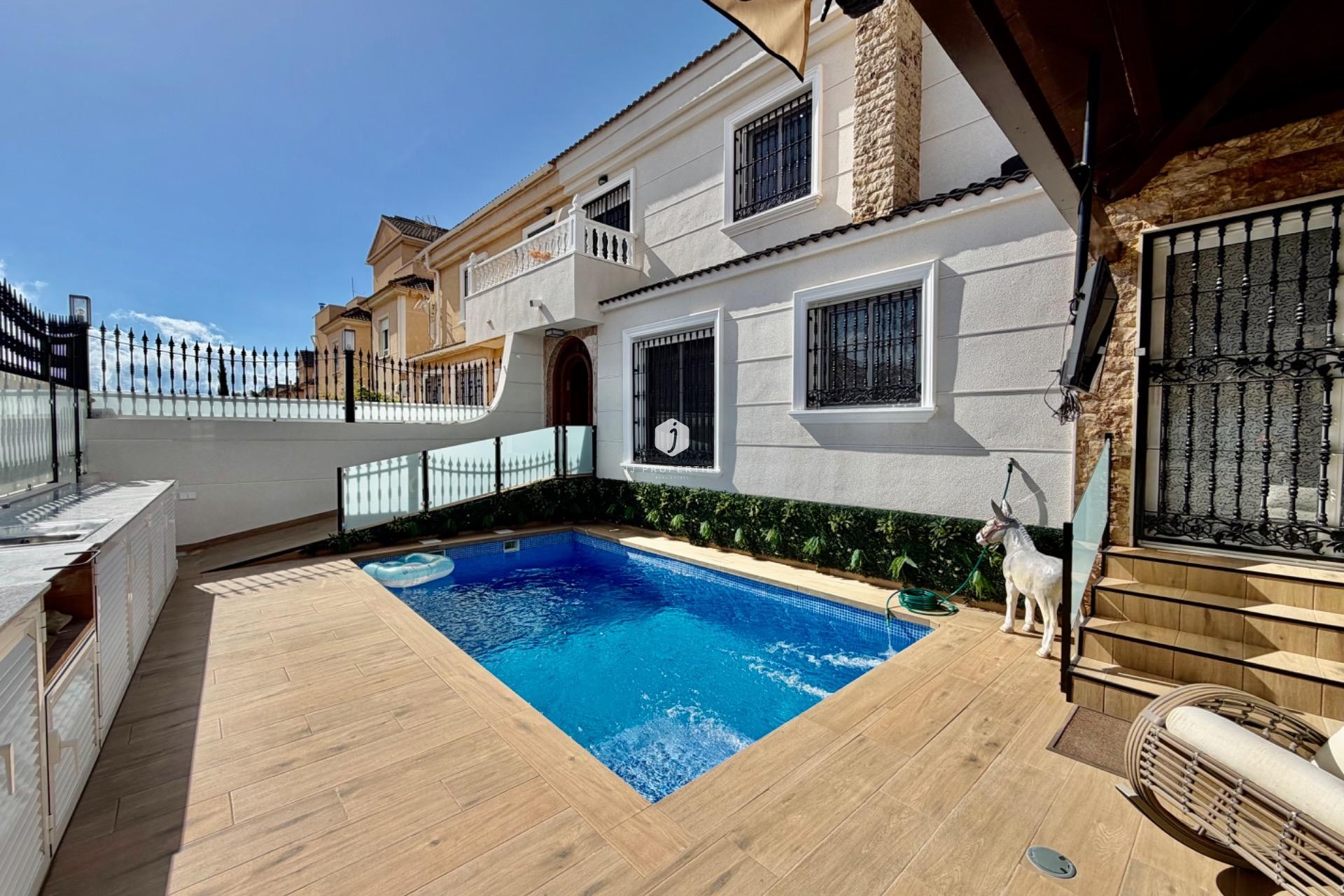 Aus zweiter Hand - Chalet -
Orihuela Costa - La Zenia