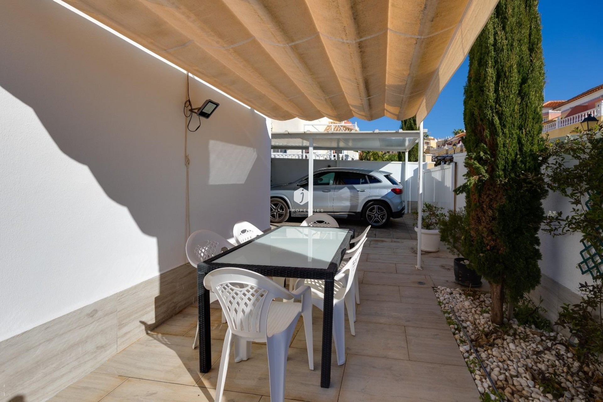 Aus zweiter Hand - Chalet -
Orihuela Costa - Las Filipinas