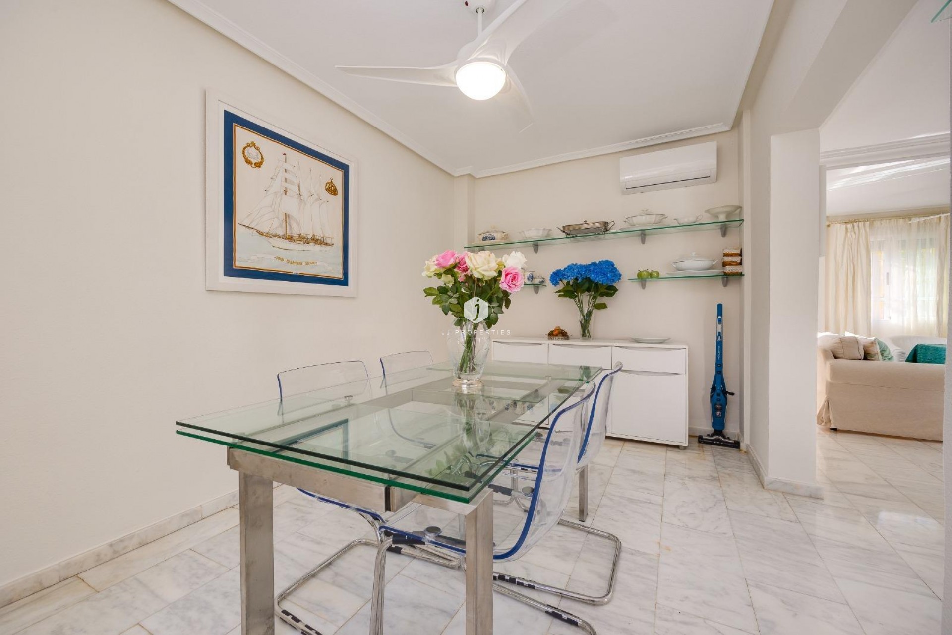 Aus zweiter Hand - Chalet -
Orihuela Costa - Las Filipinas