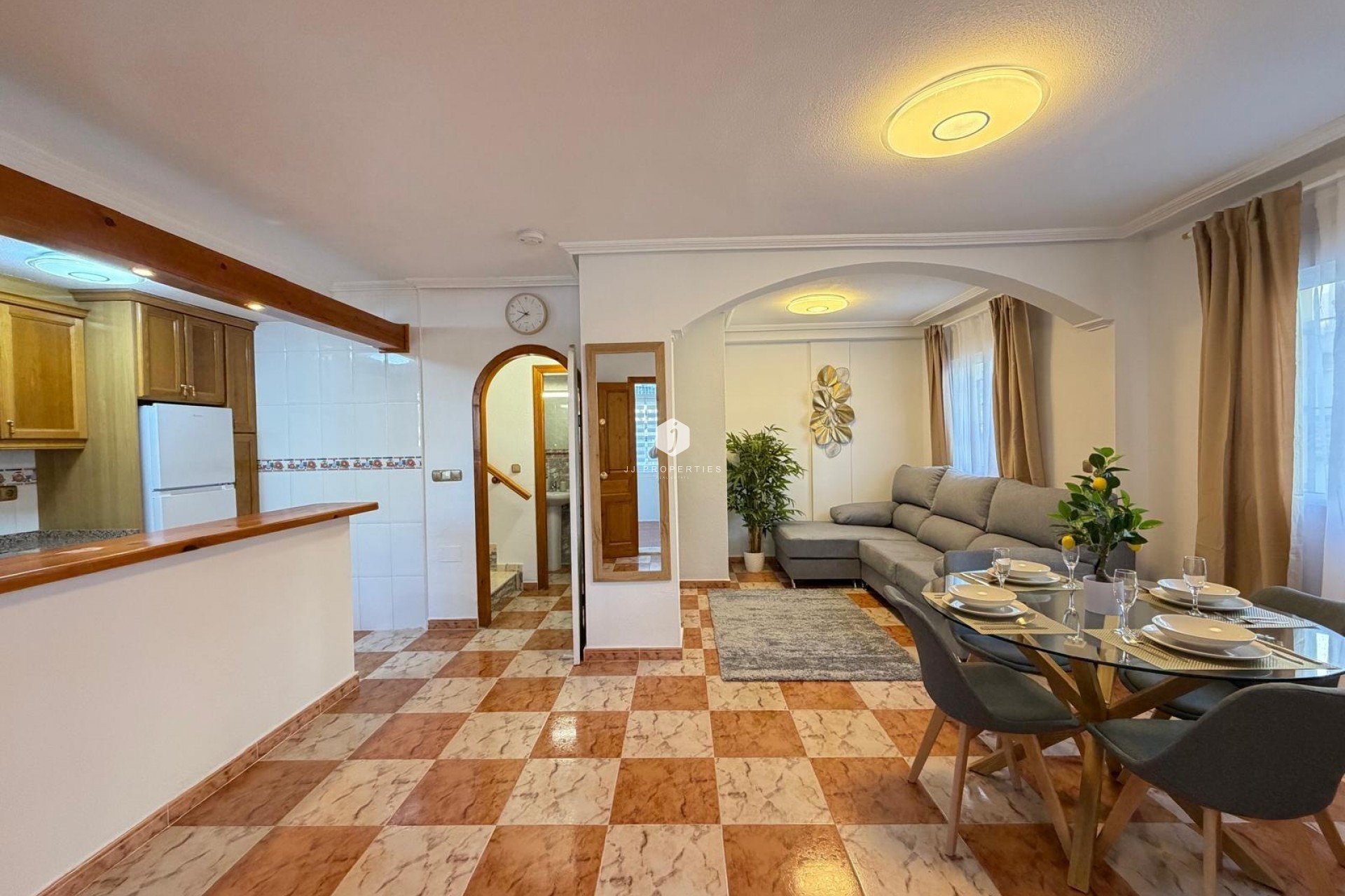 Aus zweiter Hand - Chalet -
Orihuela Costa - Las Filipinas