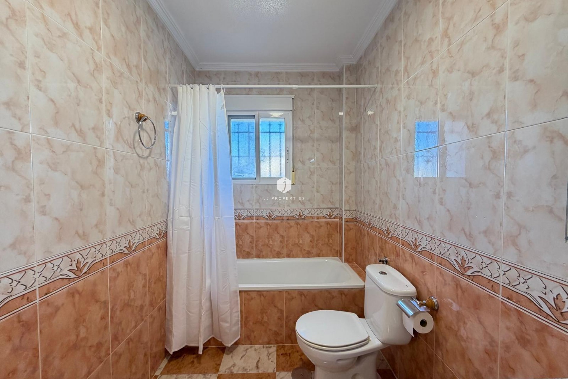 Aus zweiter Hand - Chalet -
Orihuela Costa - Las Filipinas