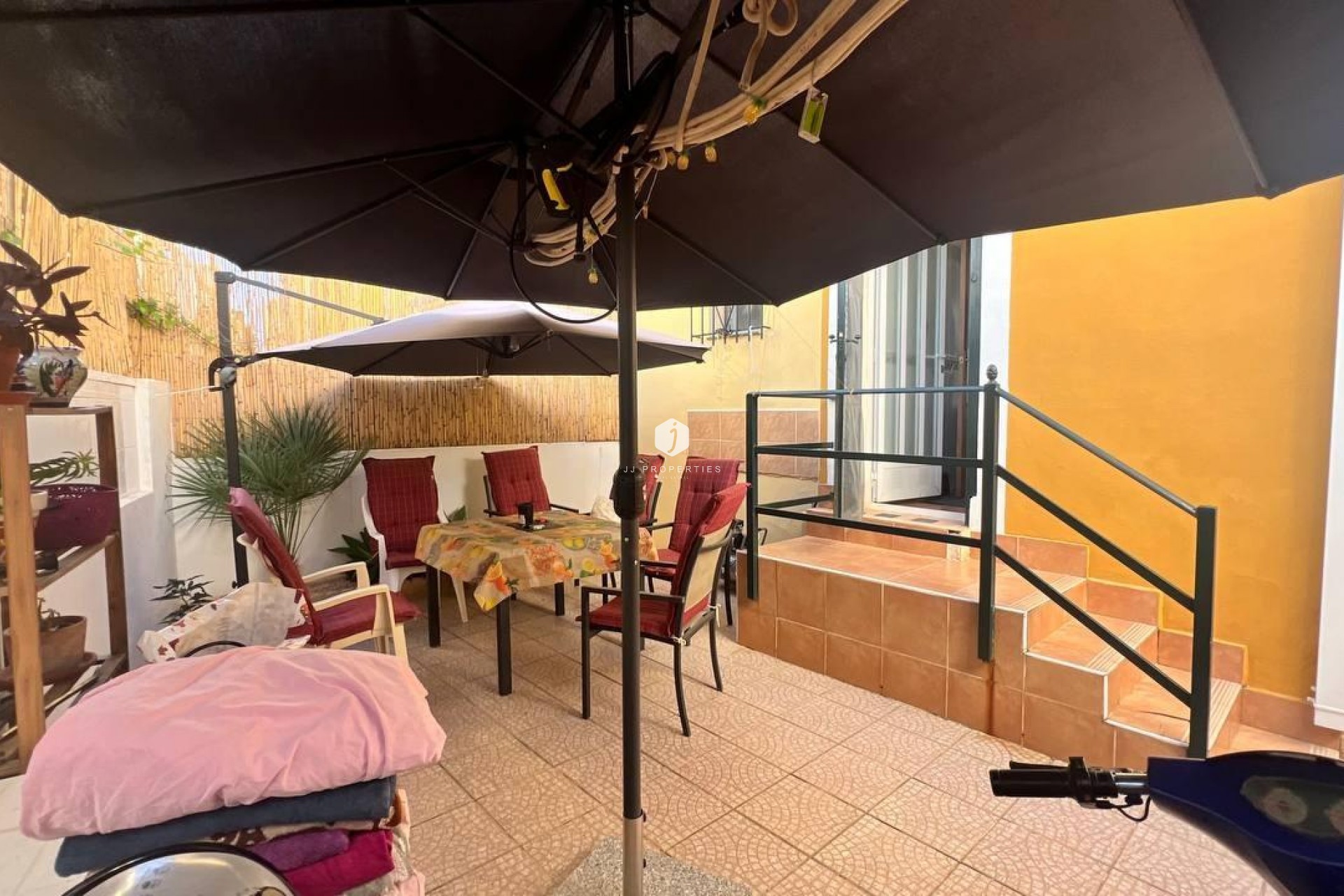 Aus zweiter Hand - Chalet -
Orihuela Costa - Los Almendros-la Florida