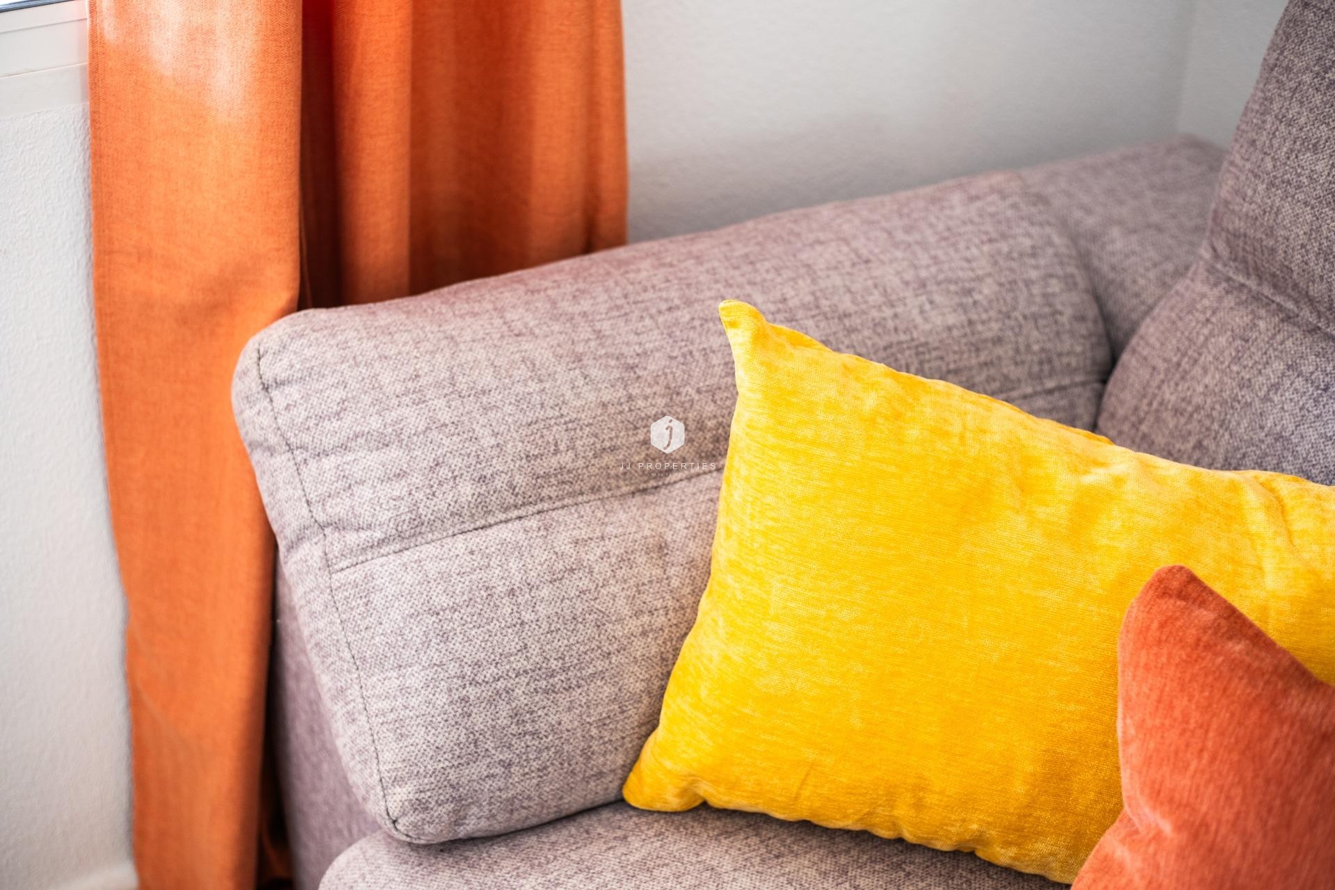 Aus zweiter Hand - Chalet -
Orihuela Costa - Los Almendros-la Florida