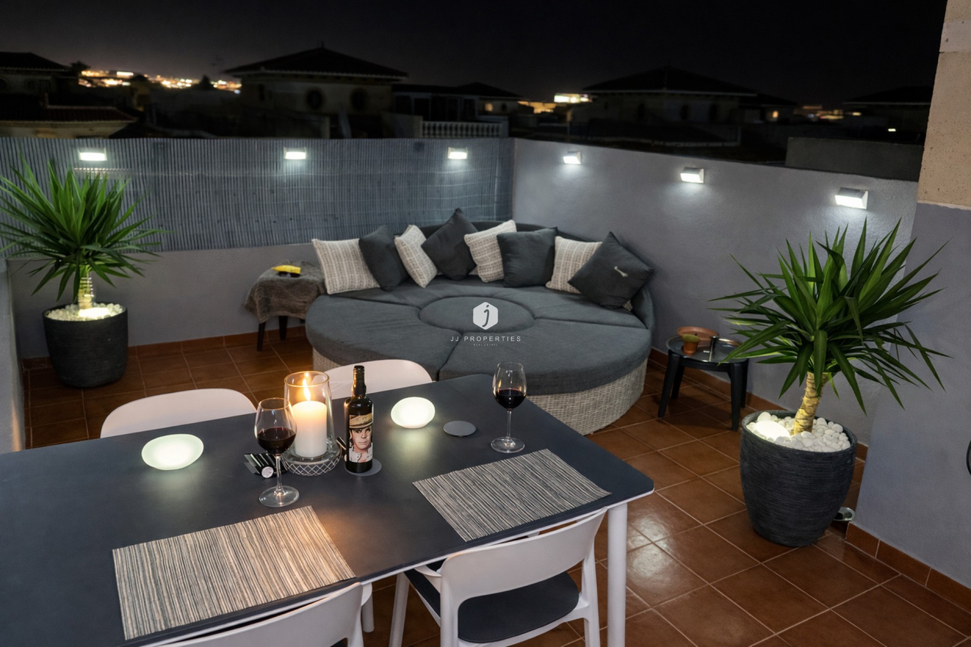 Aus zweiter Hand - Chalet -
Orihuela Costa - Villa's San Jose IV