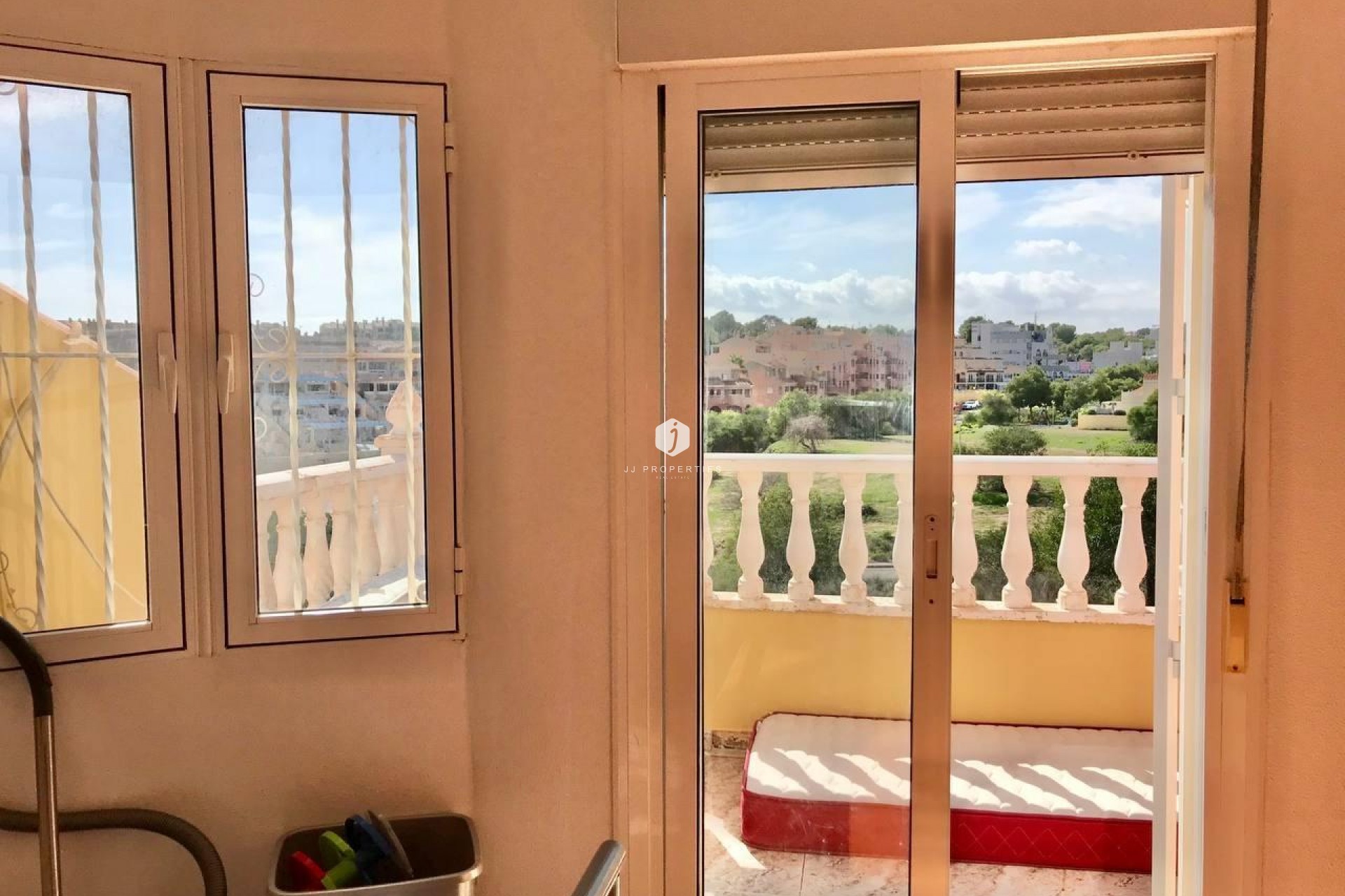 Aus zweiter Hand - Chalet -
Orihuela Costa - Villamartín-las Filipinas