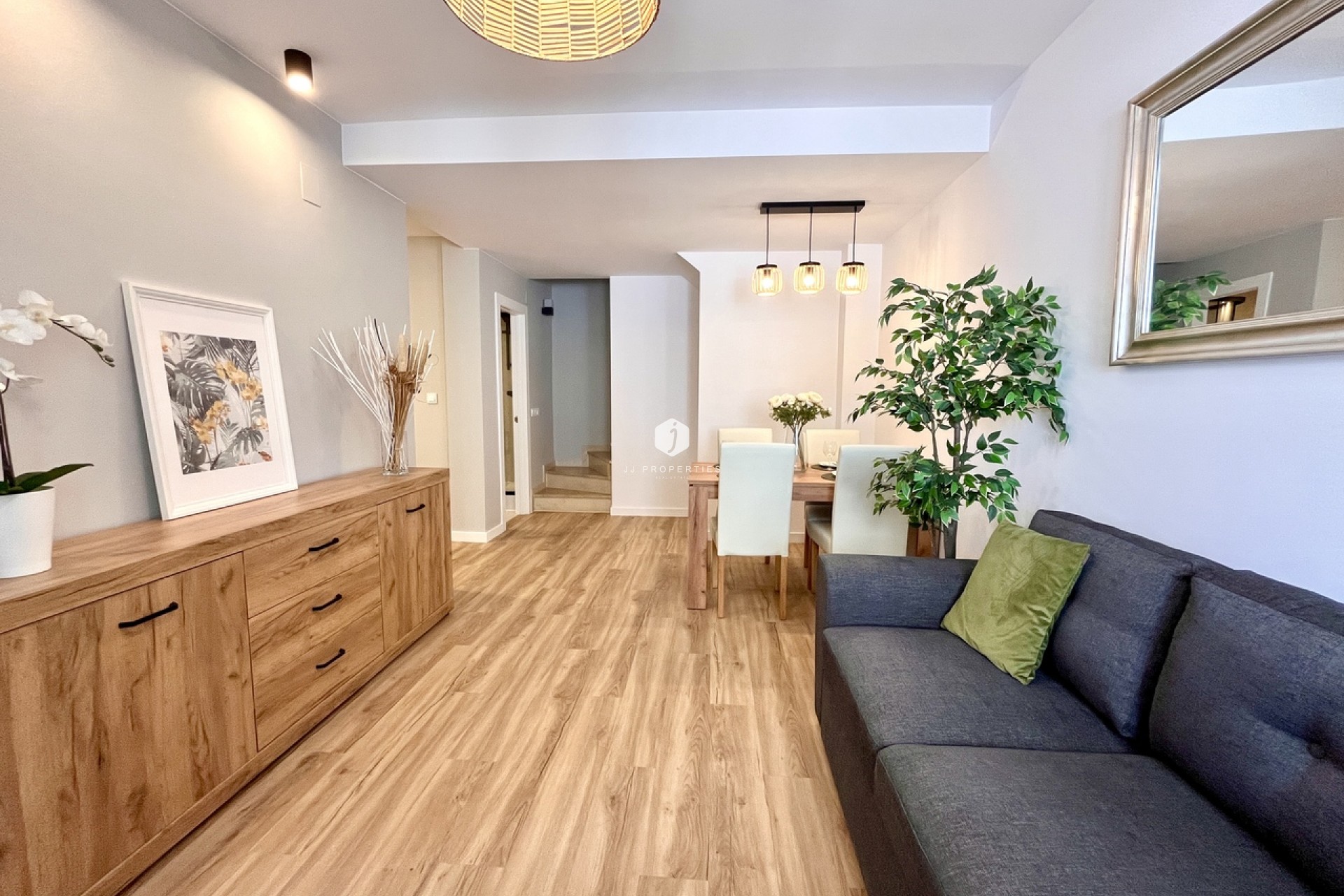 Aus zweiter Hand - Chalet -
Playa Flamenca - Costa Blanca