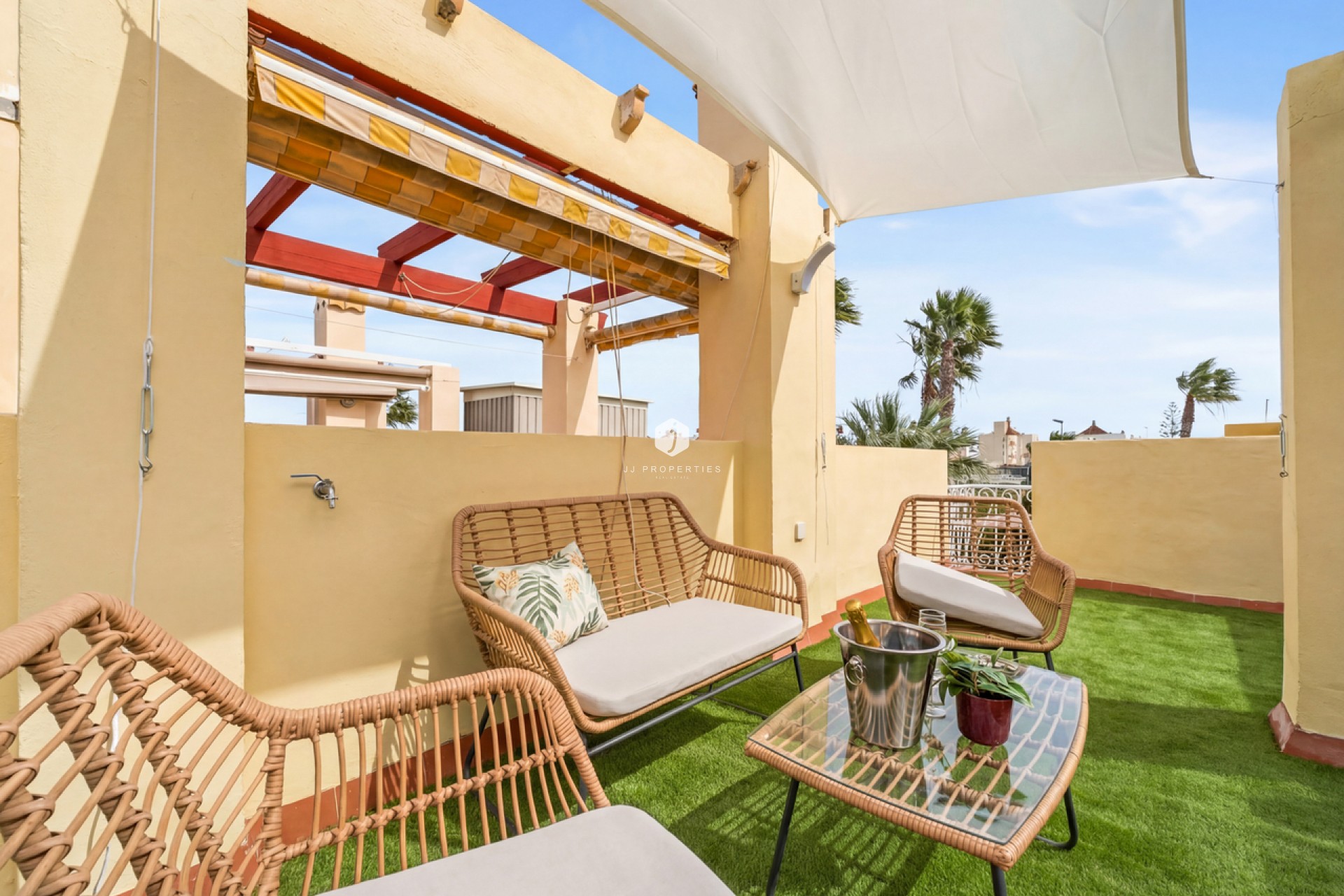 Aus zweiter Hand - Chalet -
Playa Flamenca - Costa Blanca
