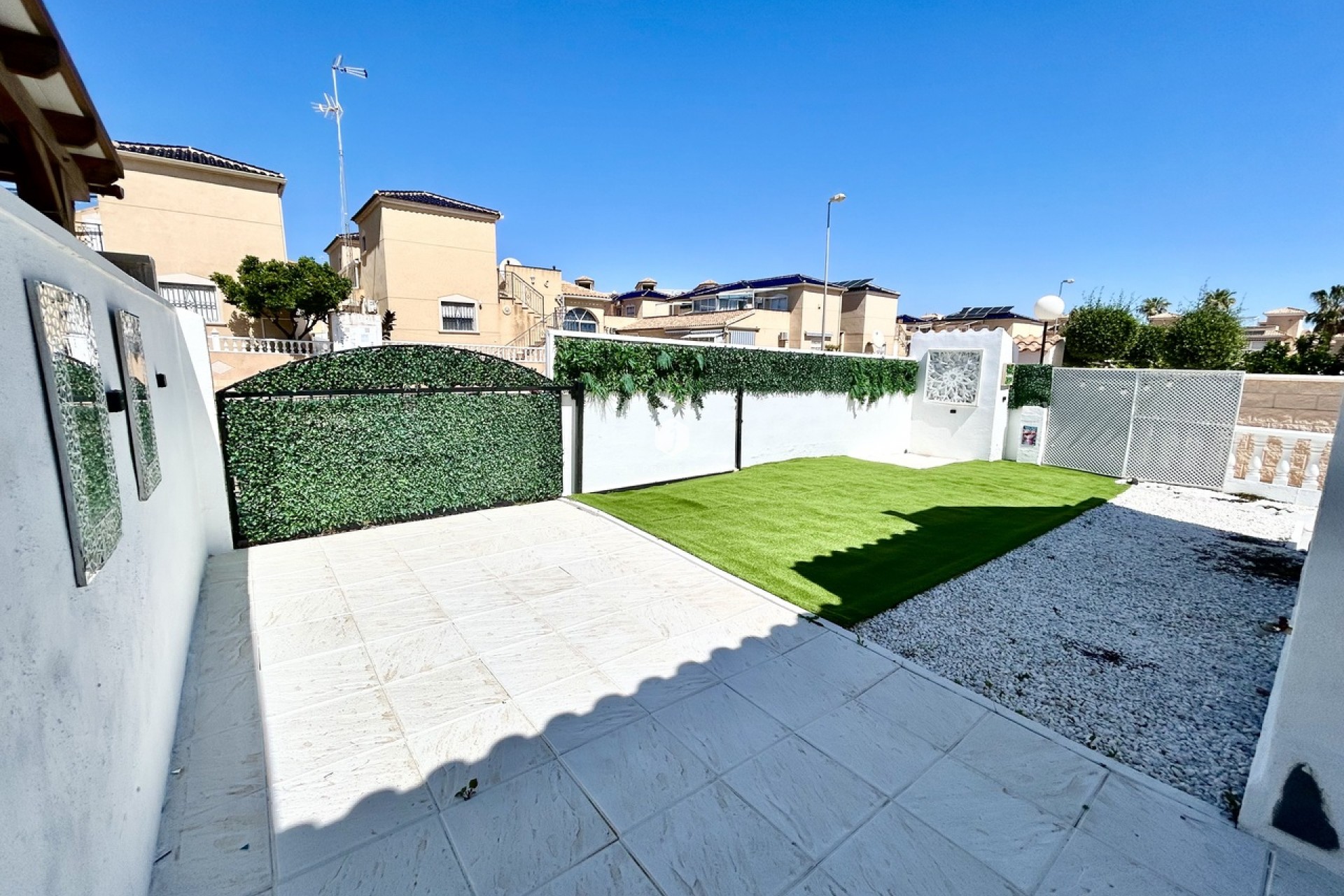 Aus zweiter Hand - Chalet -
Punta Prima - Costa Blanca