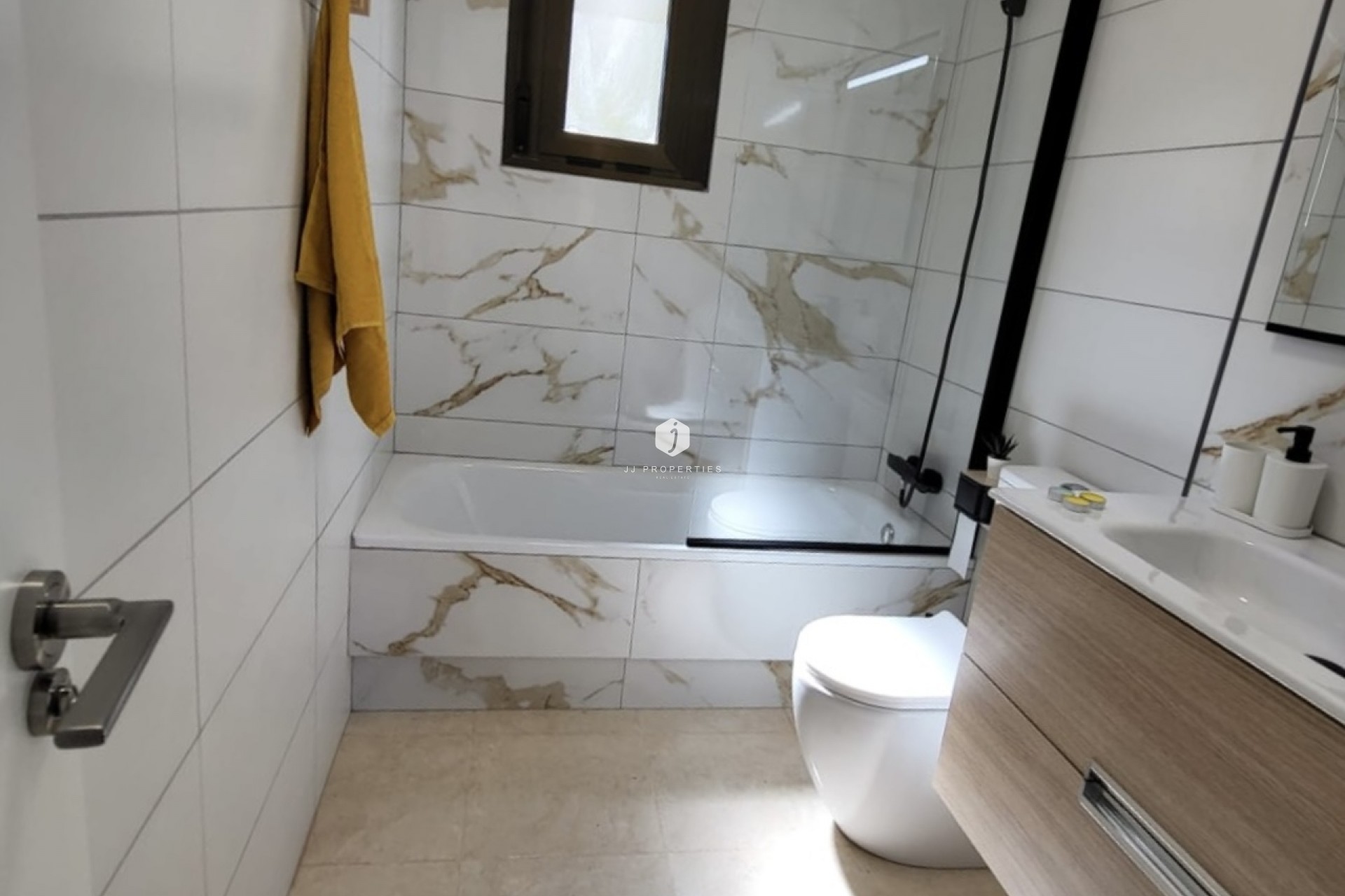 Aus zweiter Hand - Chalet -
San Miguel de Salinas - Inland