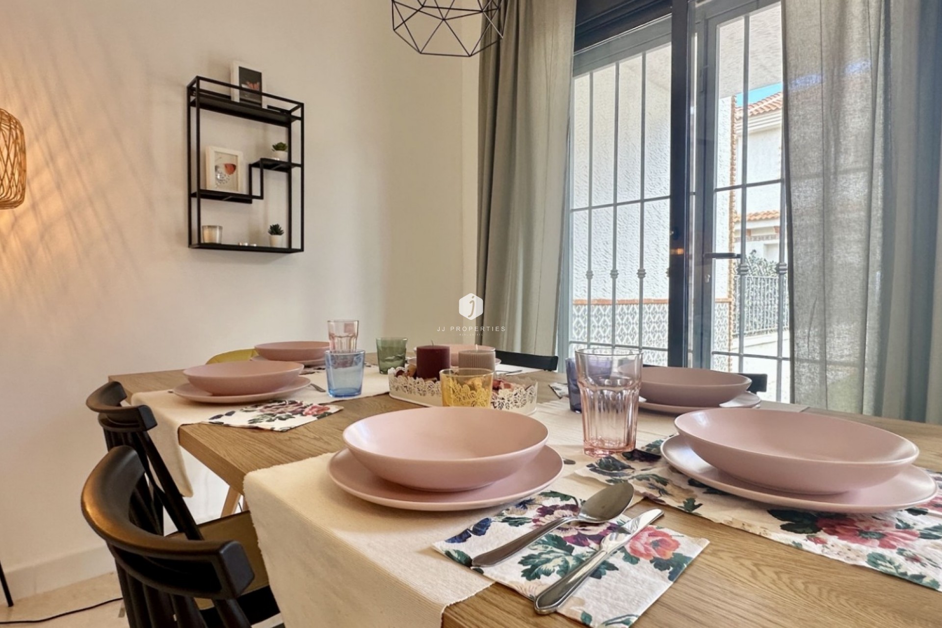 Aus zweiter Hand - Chalet -
San Miguel de Salinas - Inland