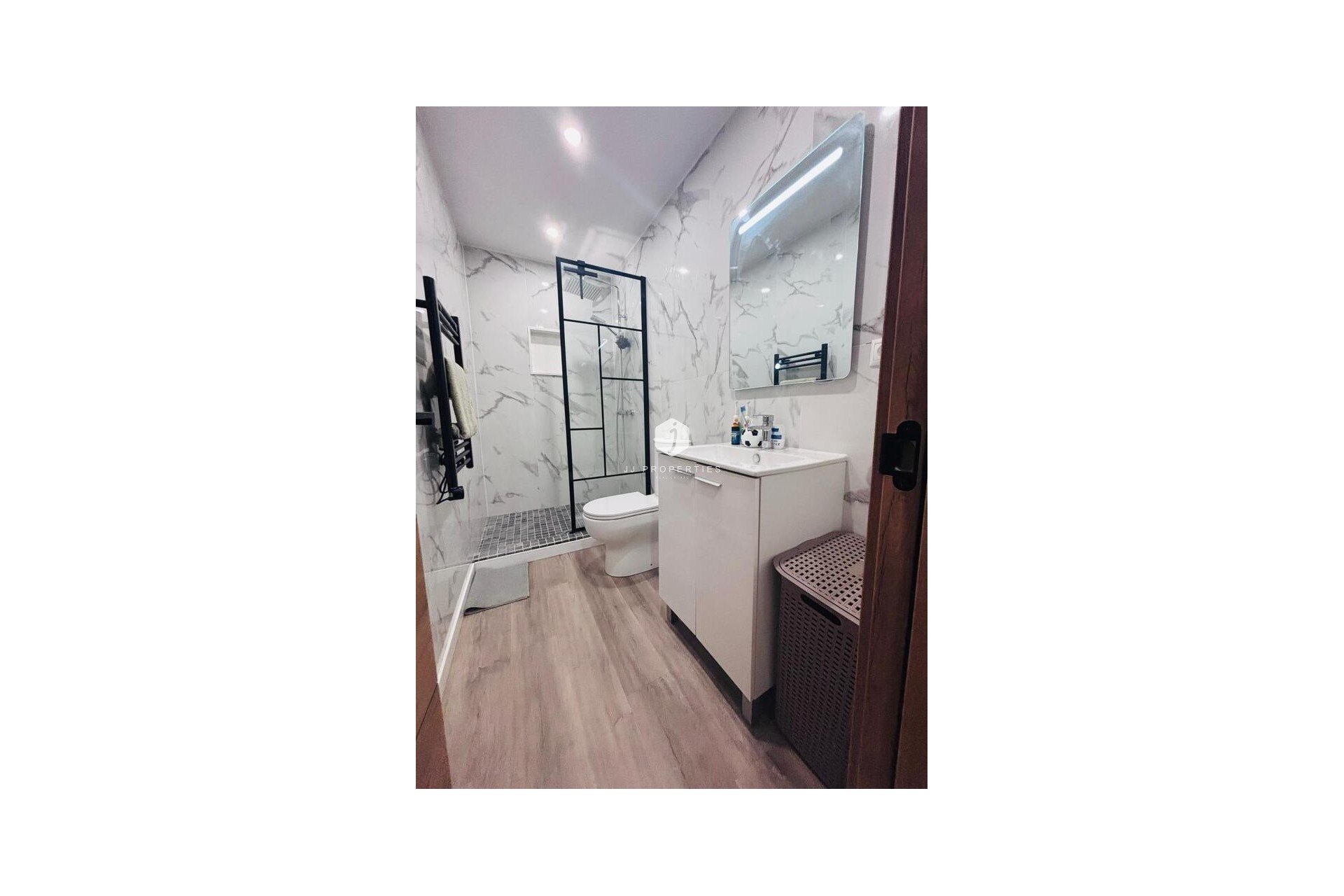 Aus zweiter Hand - Chalet -
San Miguel de Salinas - Inland