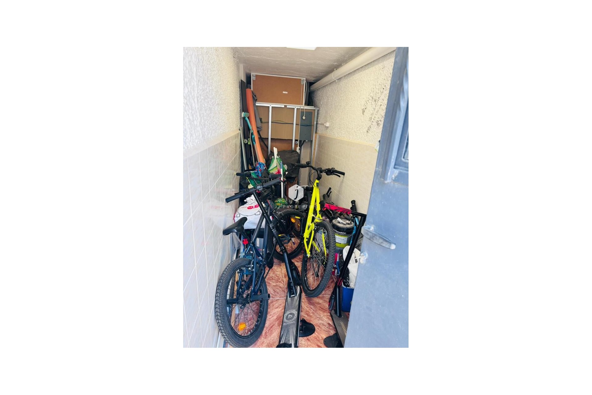 Aus zweiter Hand - Chalet -
San Miguel de Salinas - Inland