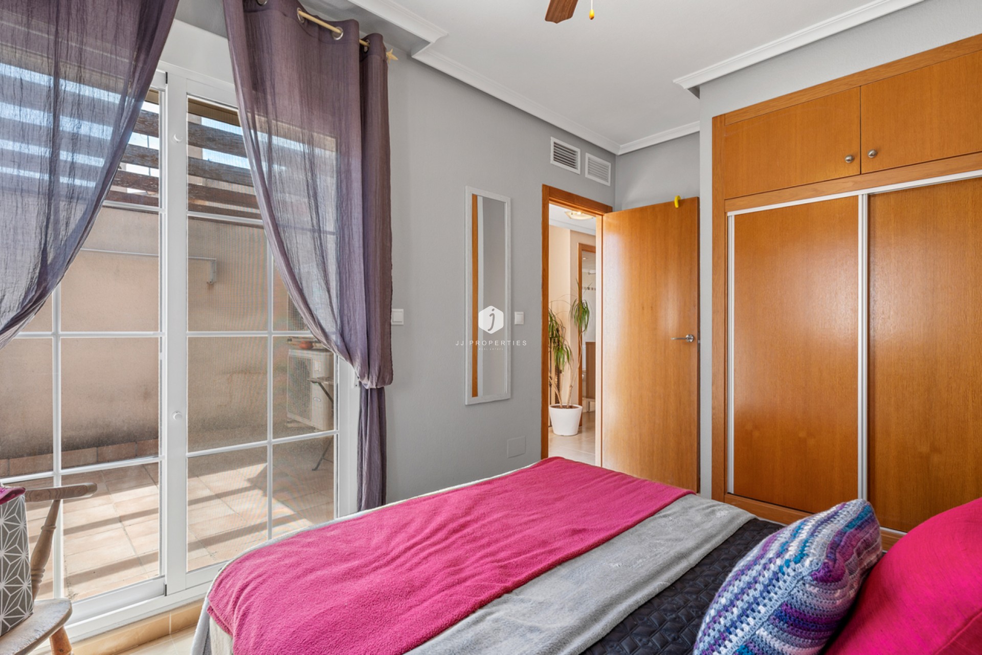 Aus zweiter Hand - Chalet -
San Miguel de Salinas - Inland