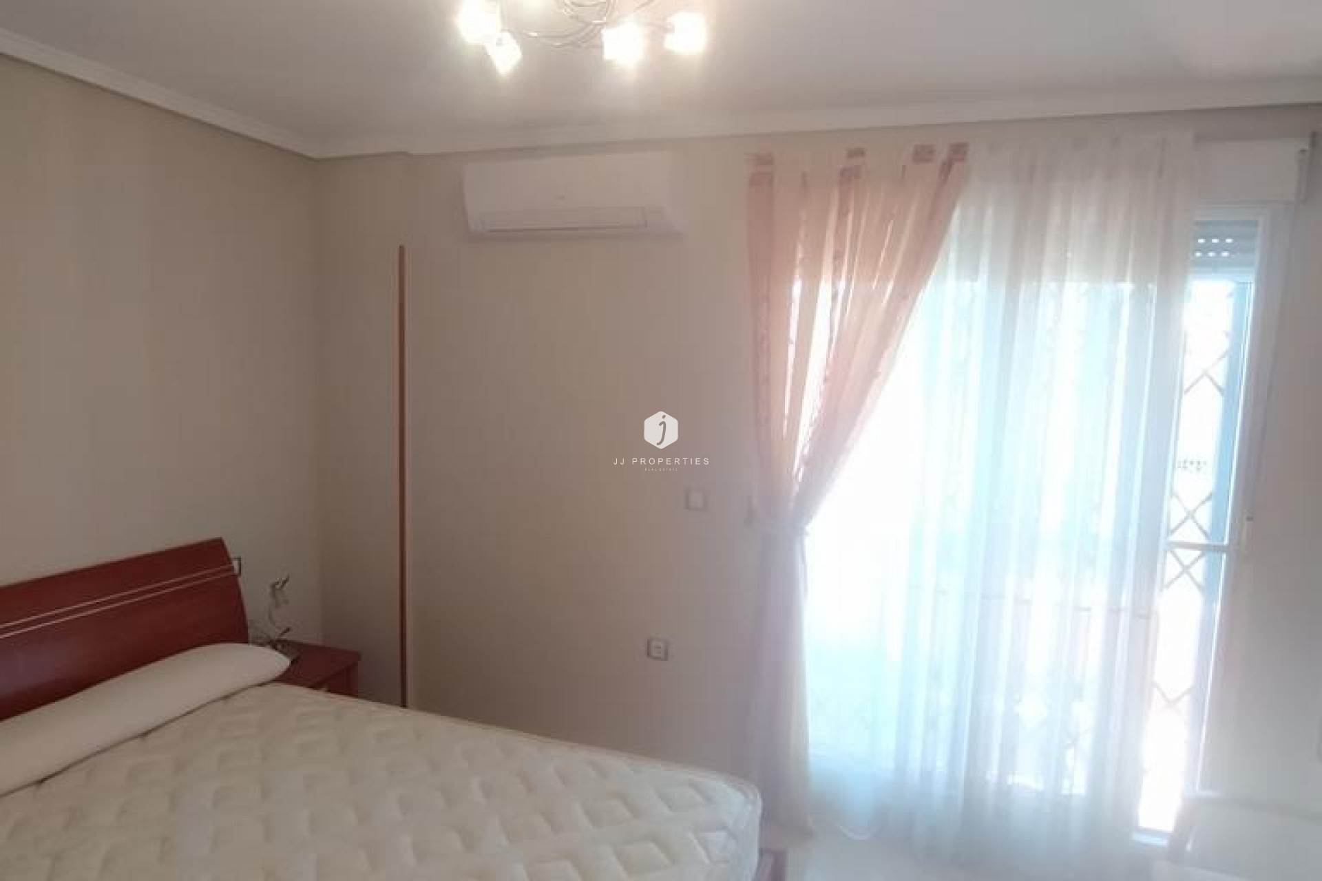 Aus zweiter Hand - Chalet -
Torrevieja - AGUAS NUEVAS 25