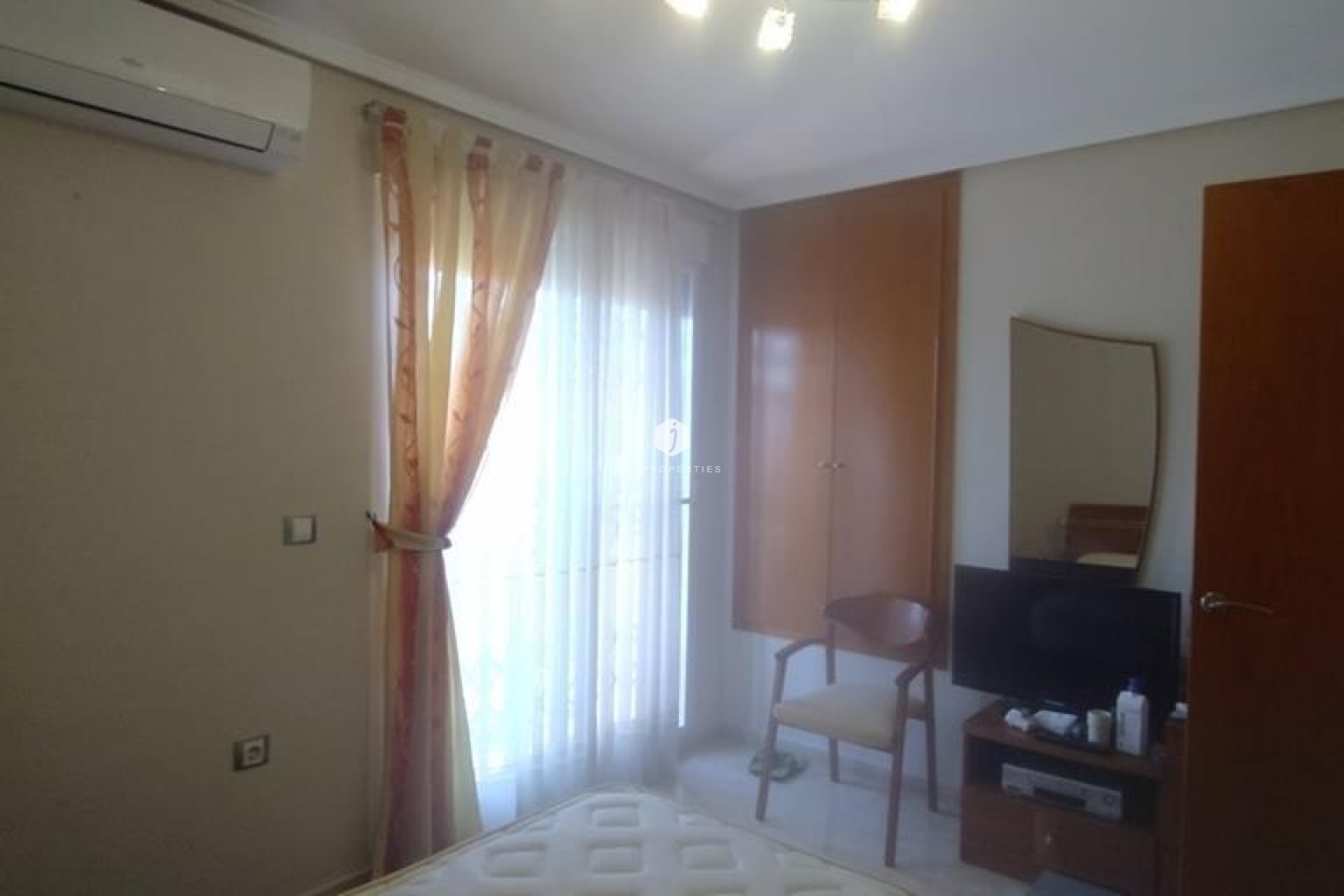 Aus zweiter Hand - Chalet -
Torrevieja - AGUAS NUEVAS 25