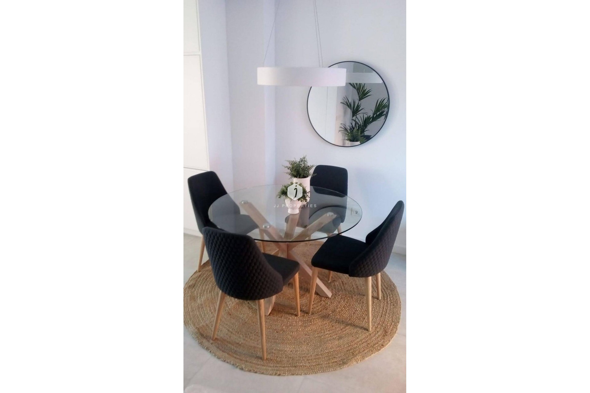 Aus zweiter Hand - Chalet -
Torrevieja - aguas nuevas