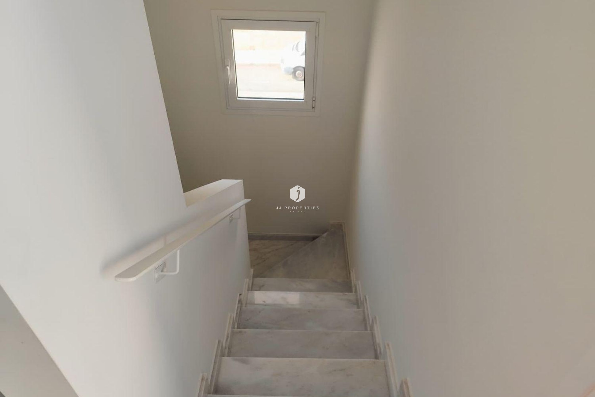 Aus zweiter Hand - Chalet -
Torrevieja - aguas nuevas