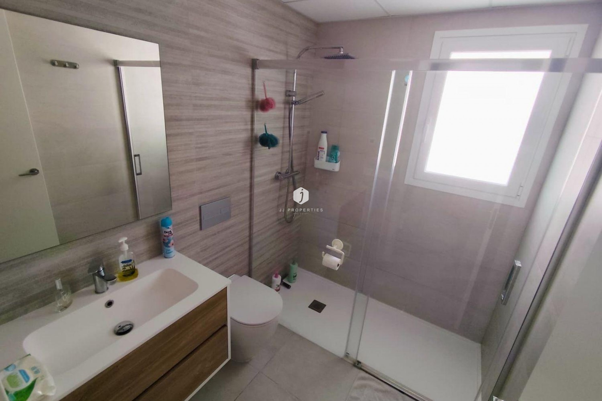 Aus zweiter Hand - Chalet -
Torrevieja - aguas nuevas