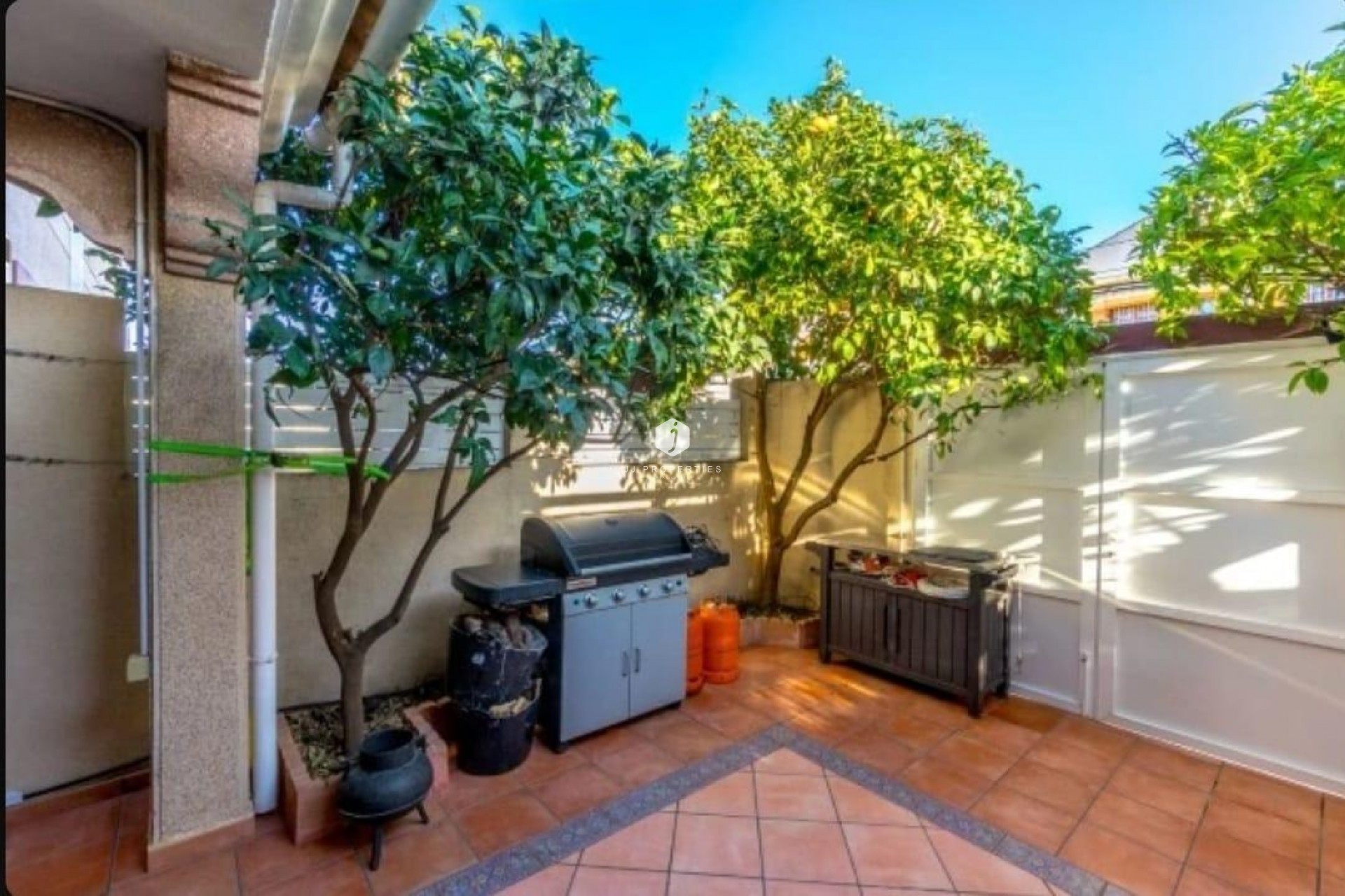 Aus zweiter Hand - Chalet -
Torrevieja - aguas nuevas