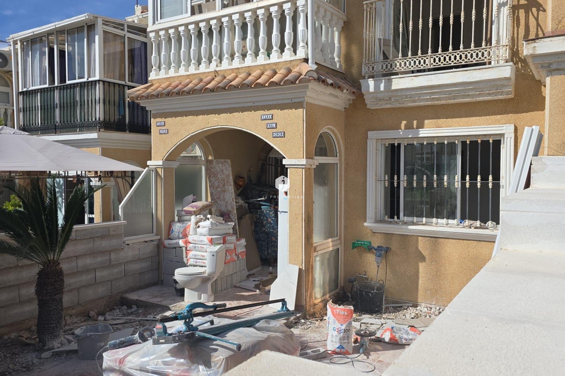 Aus zweiter Hand - Chalet -
Torrevieja - aguas nuevas