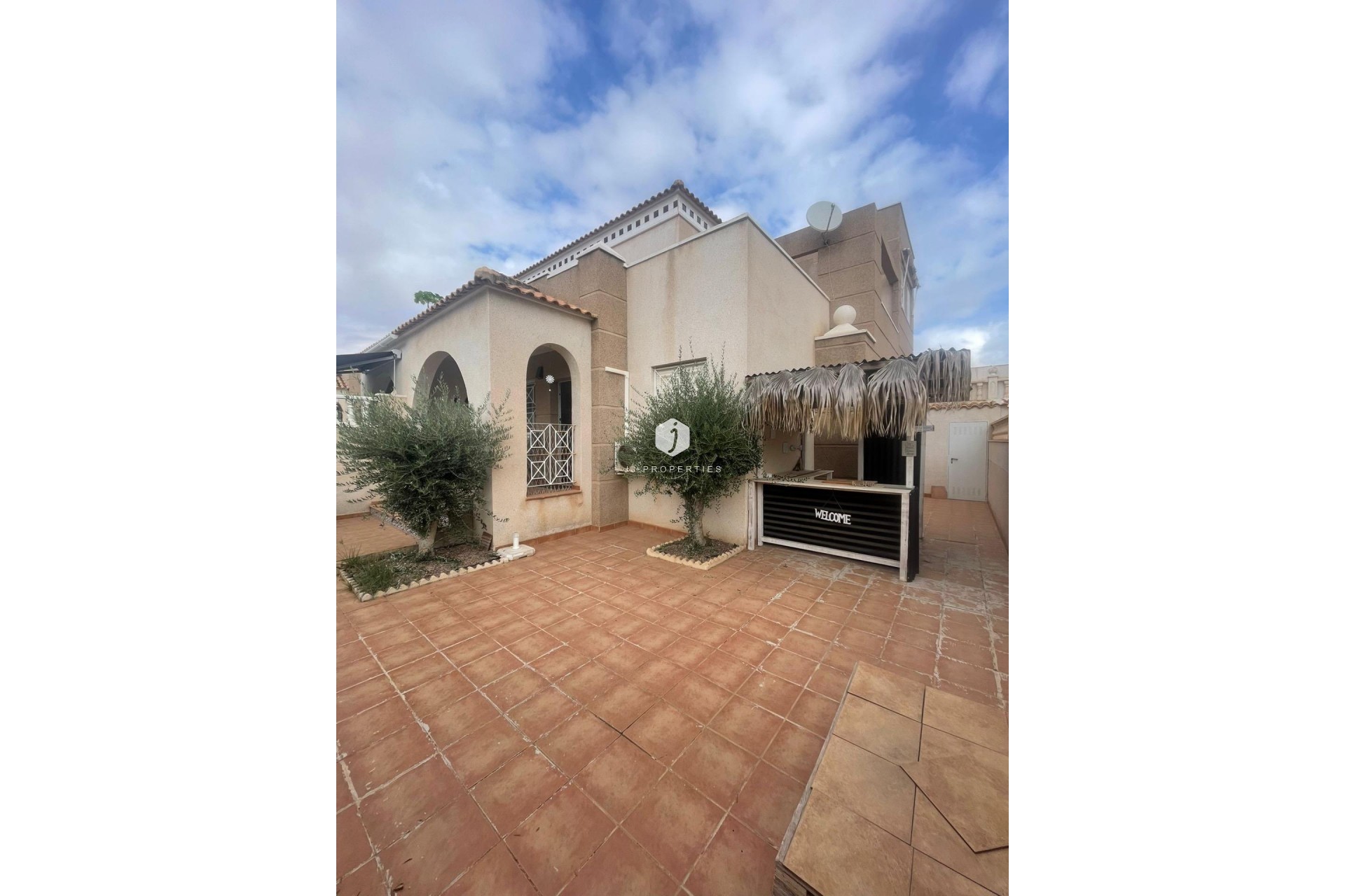 Aus zweiter Hand - Chalet -
Torrevieja - aguas nuevas