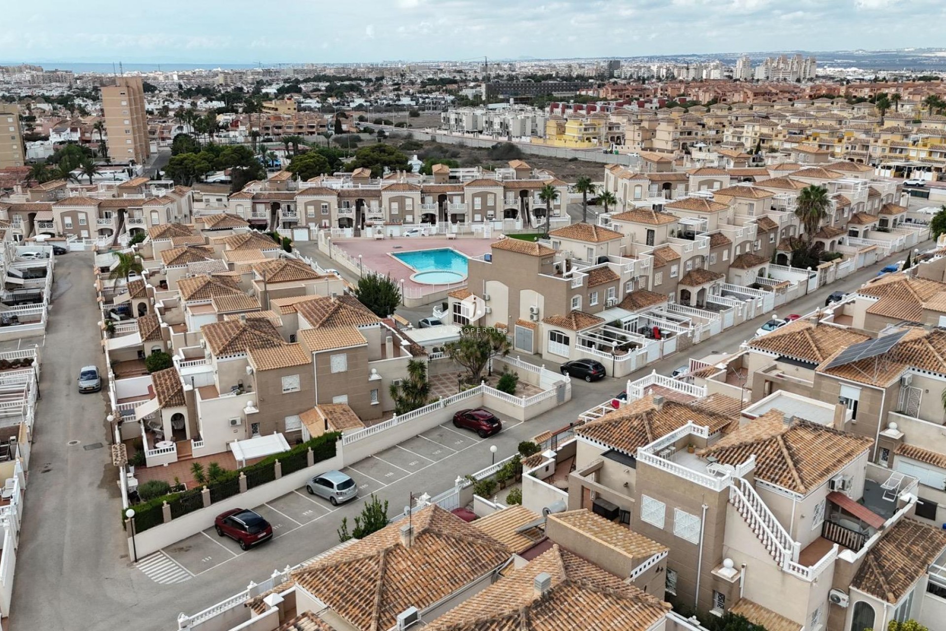 Aus zweiter Hand - Chalet -
Torrevieja - aguas nuevas