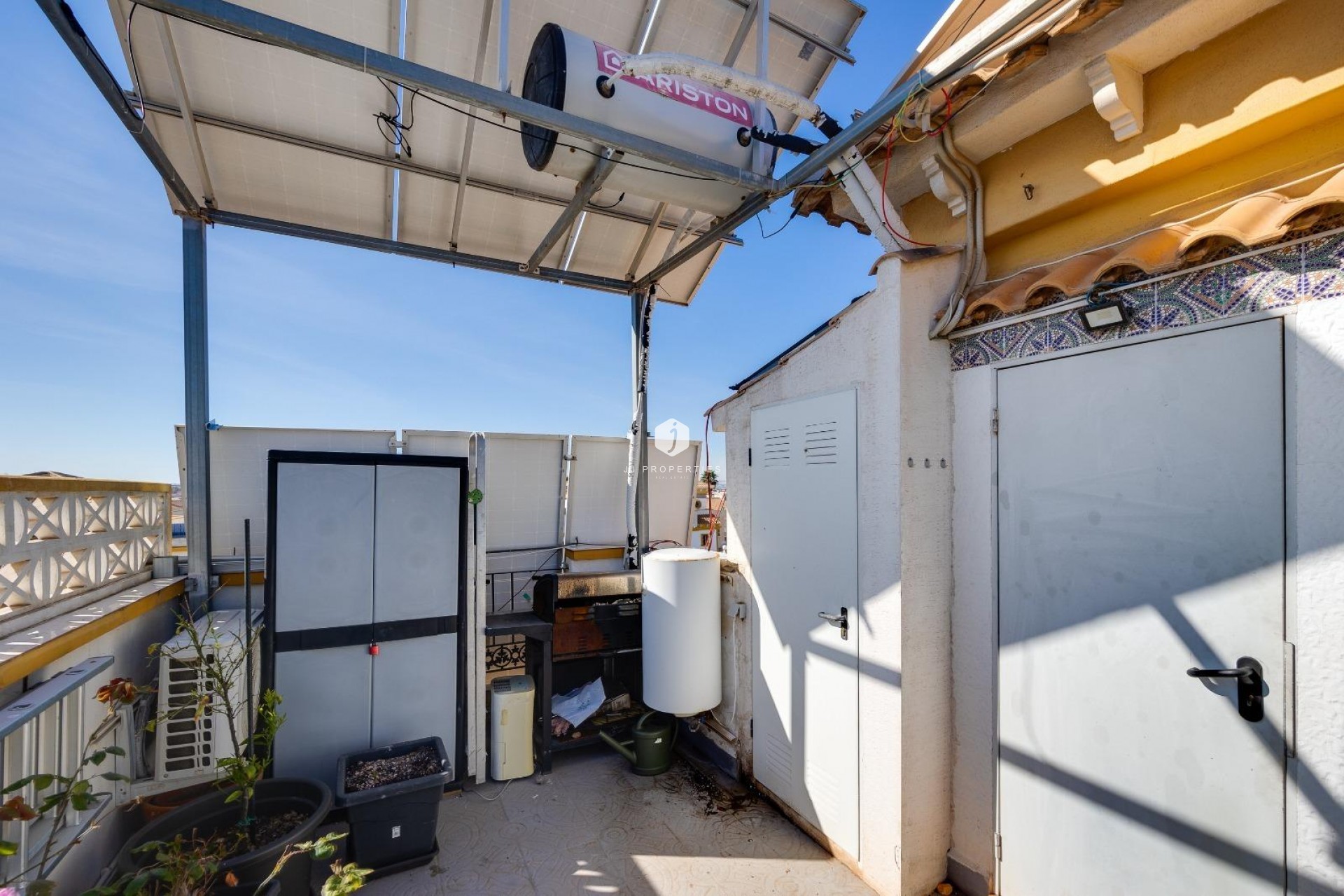 Aus zweiter Hand - Chalet -
Torrevieja - aguas nuevas