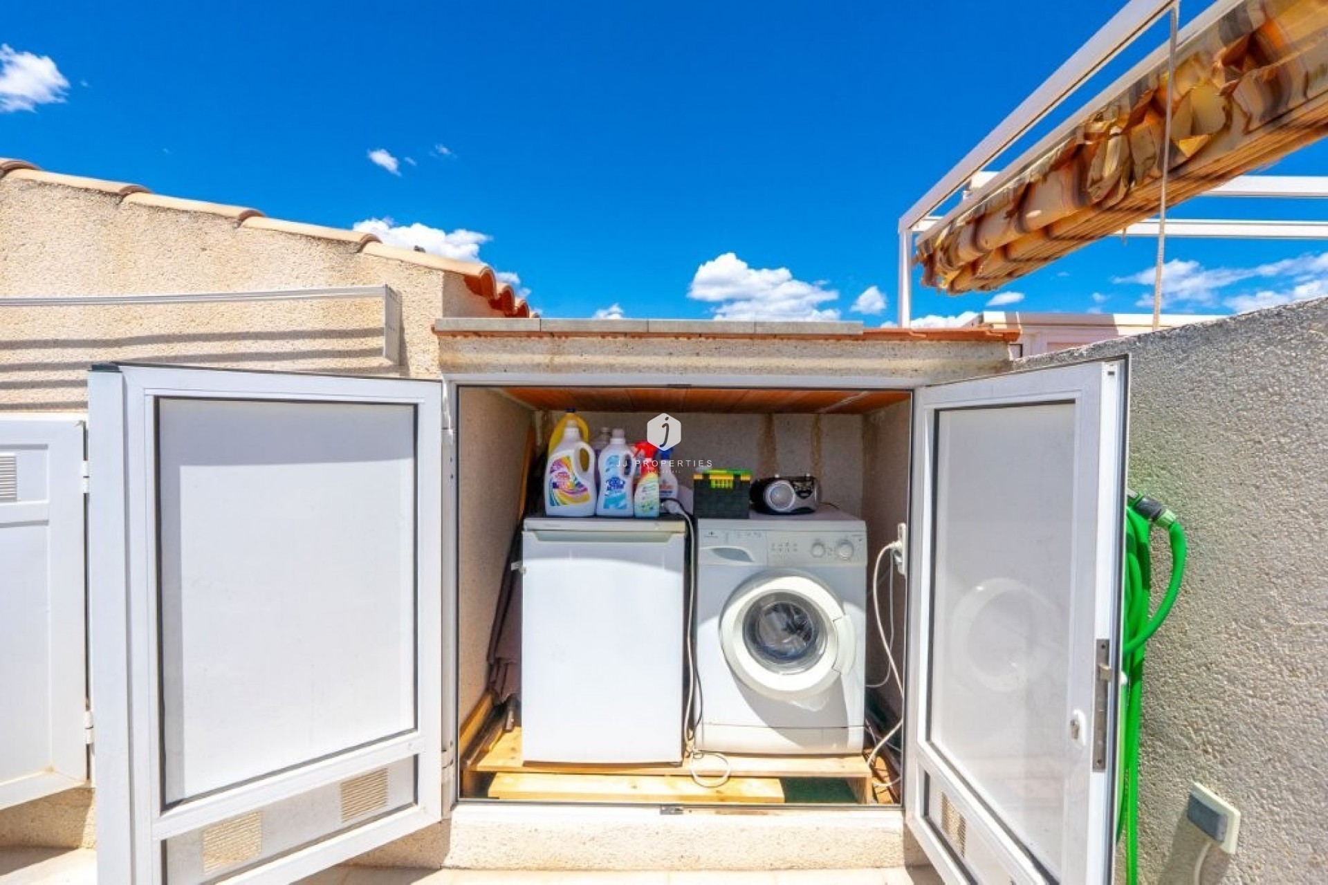 Aus zweiter Hand - Chalet -
Torrevieja - aguas nuevas