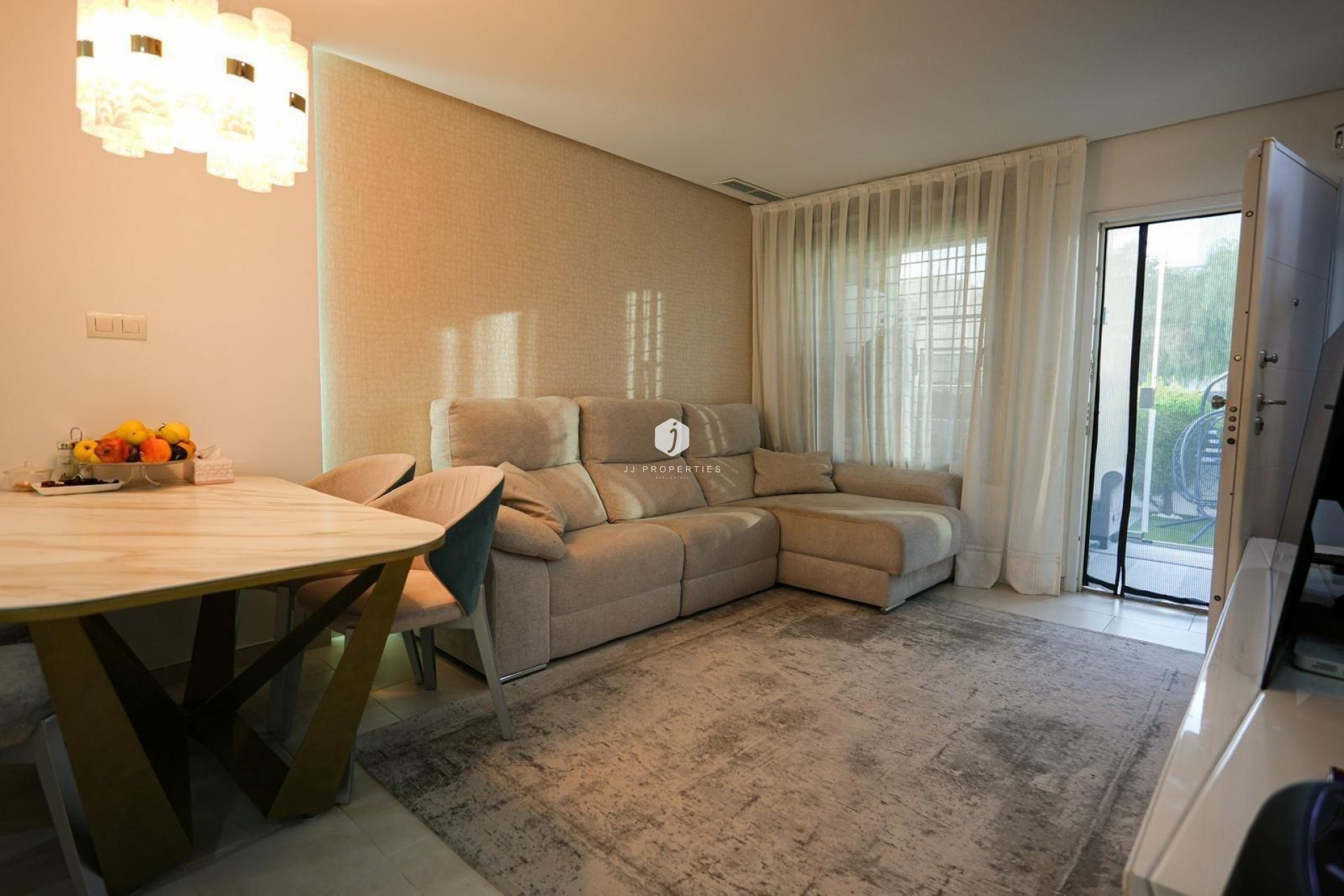 Aus zweiter Hand - Chalet -
Torrevieja - aguas nuevas