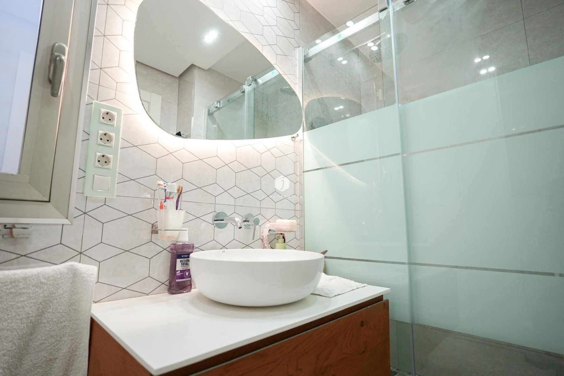 Aus zweiter Hand - Chalet -
Torrevieja - aguas nuevas