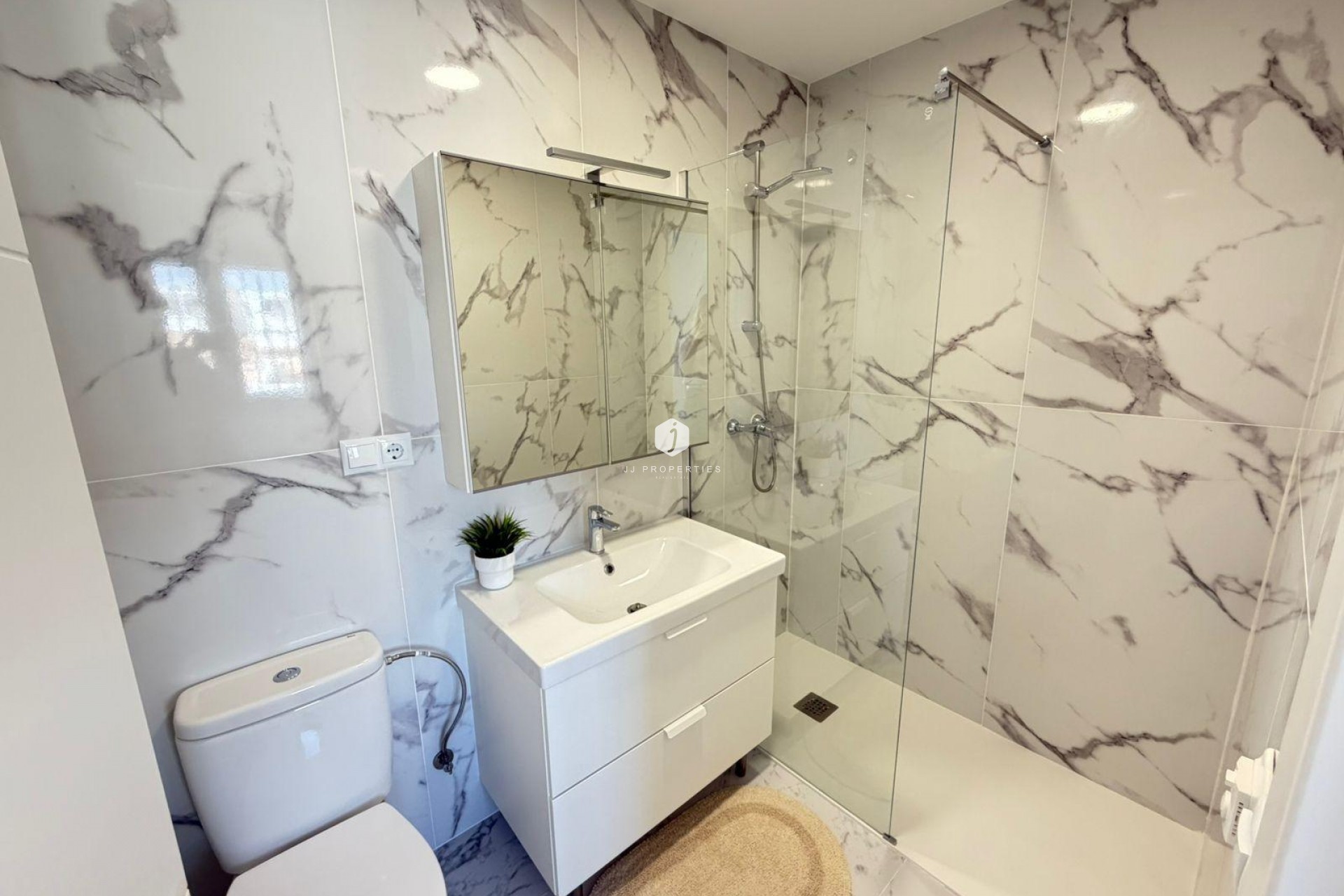 Aus zweiter Hand - Chalet -
Torrevieja - Cabo cervera