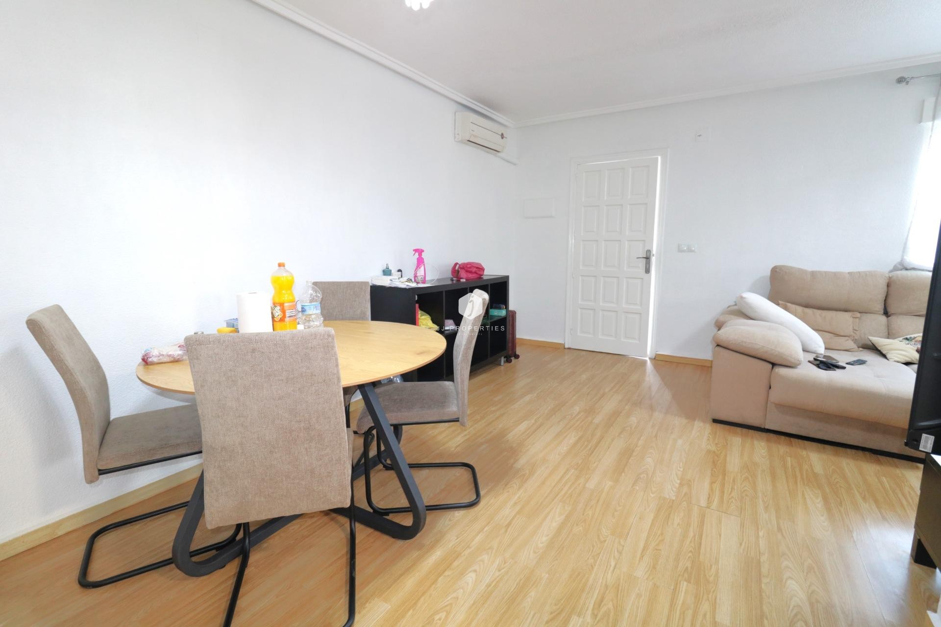 Aus zweiter Hand - Chalet -
Torrevieja - Carrefour